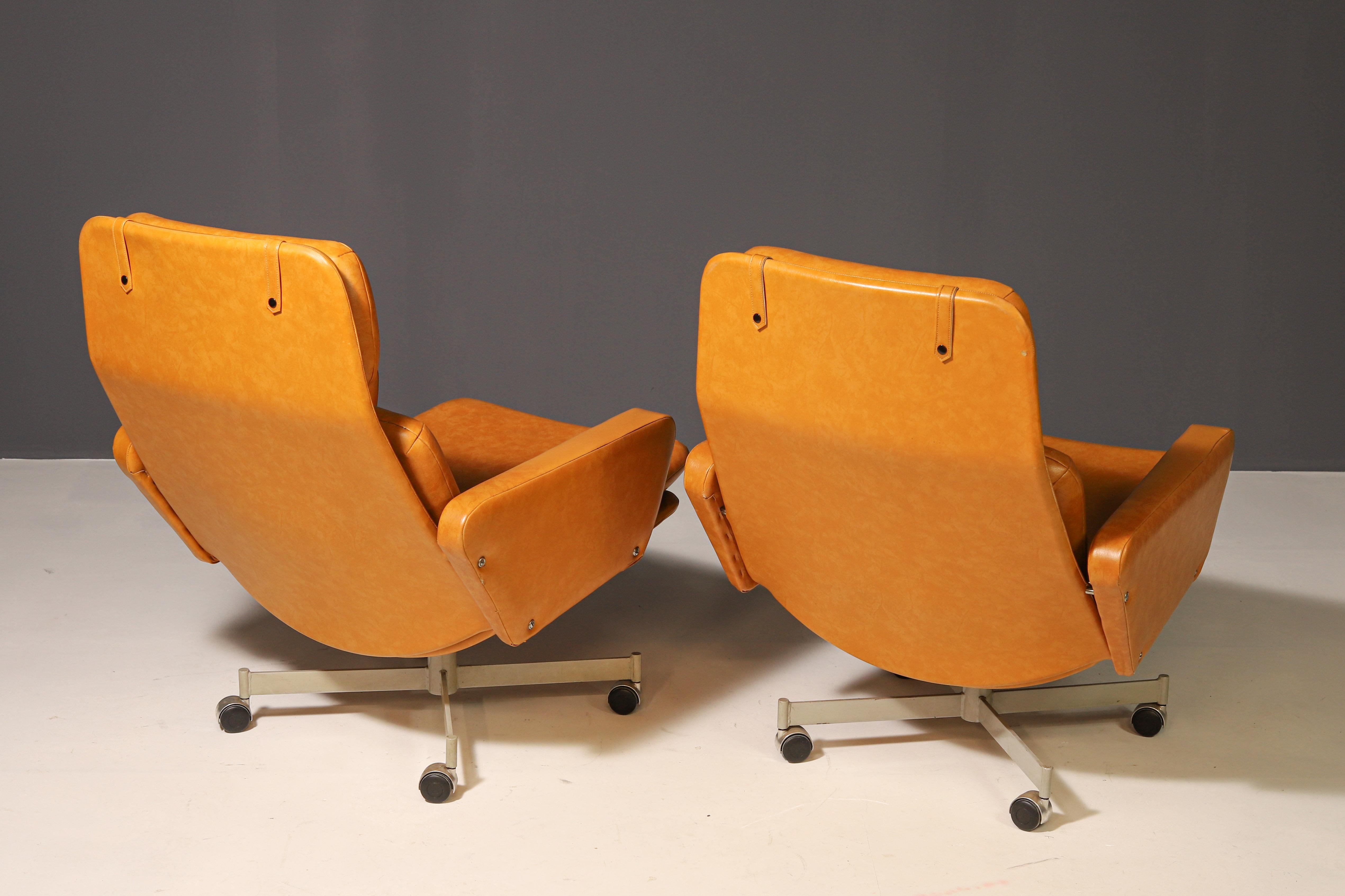 Vintage Lounge Chairs by Kovona  Czechoslovakia, 1970s For Sale 1