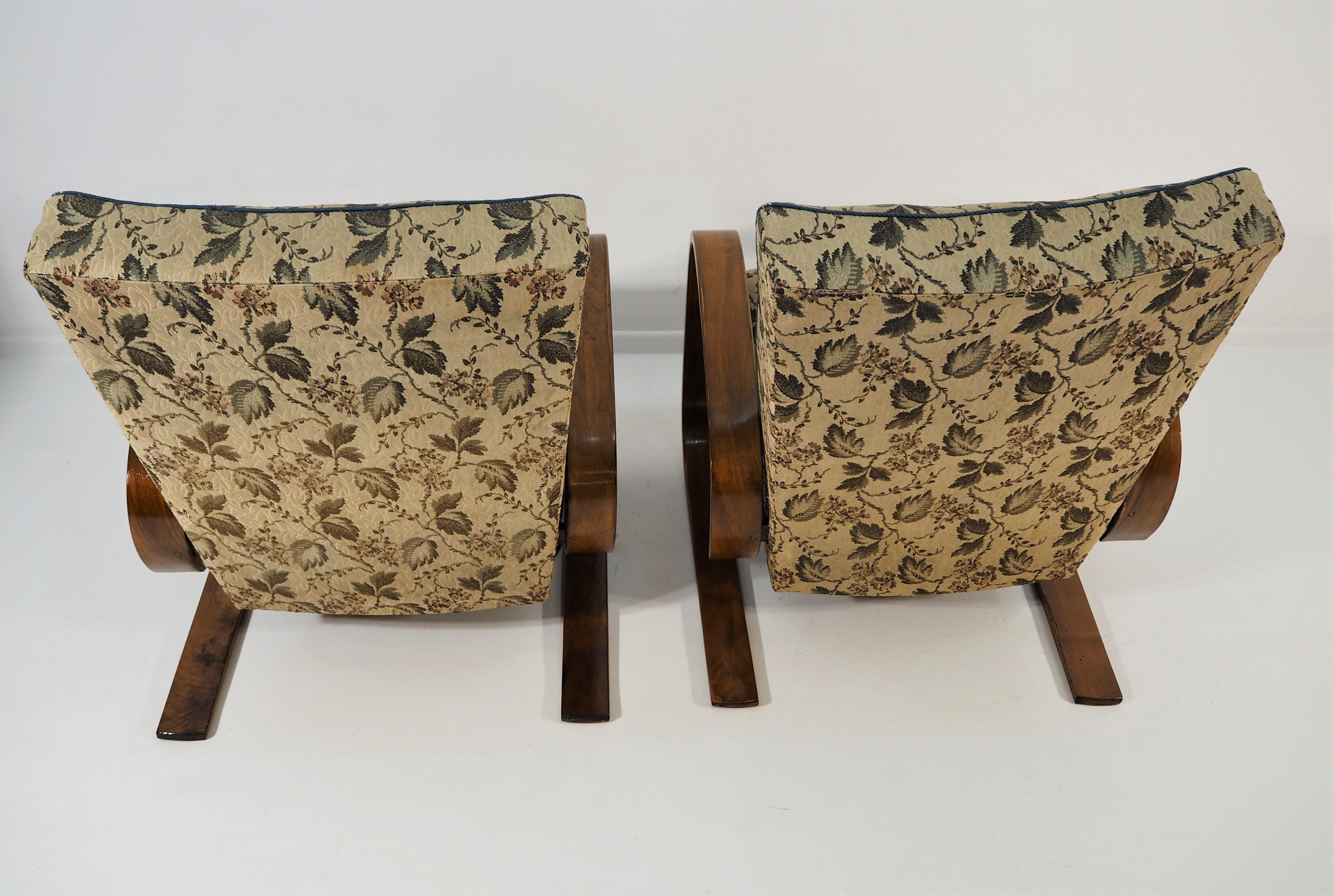 Walnut Vintage Lounge Chairs by Miroslav Navratil, 1930s, Set of 2 For Sale