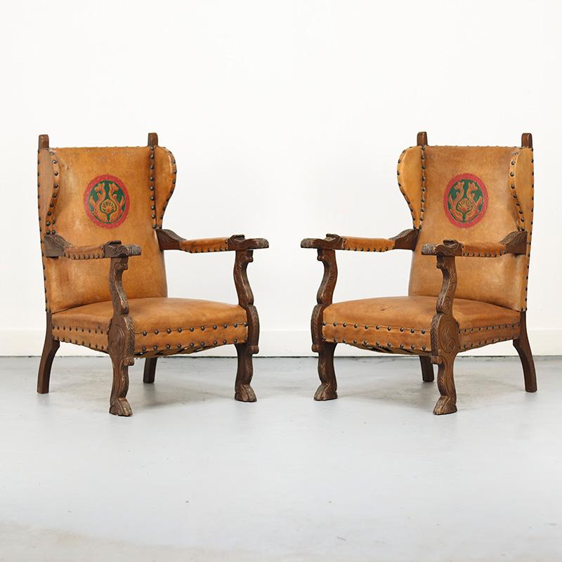 Vintage Lounge Chairs in Leather, 1960s, Set of 2 im Zustand „Starke Gebrauchsspuren“ im Angebot in OOSTERHOUT, NL