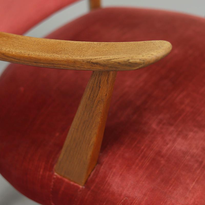 Vintage Lounge Chairs with Oak Frames, 1950s, Set of 2 im Zustand „Gut“ im Angebot in OOSTERHOUT, NL