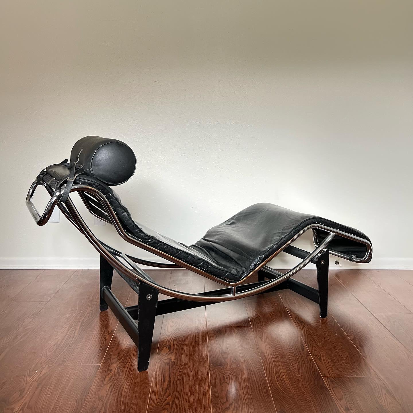 Late 20th Century Vintage Lounge Recliner from the 1980s in the Style of LC4 of Le Corbusier