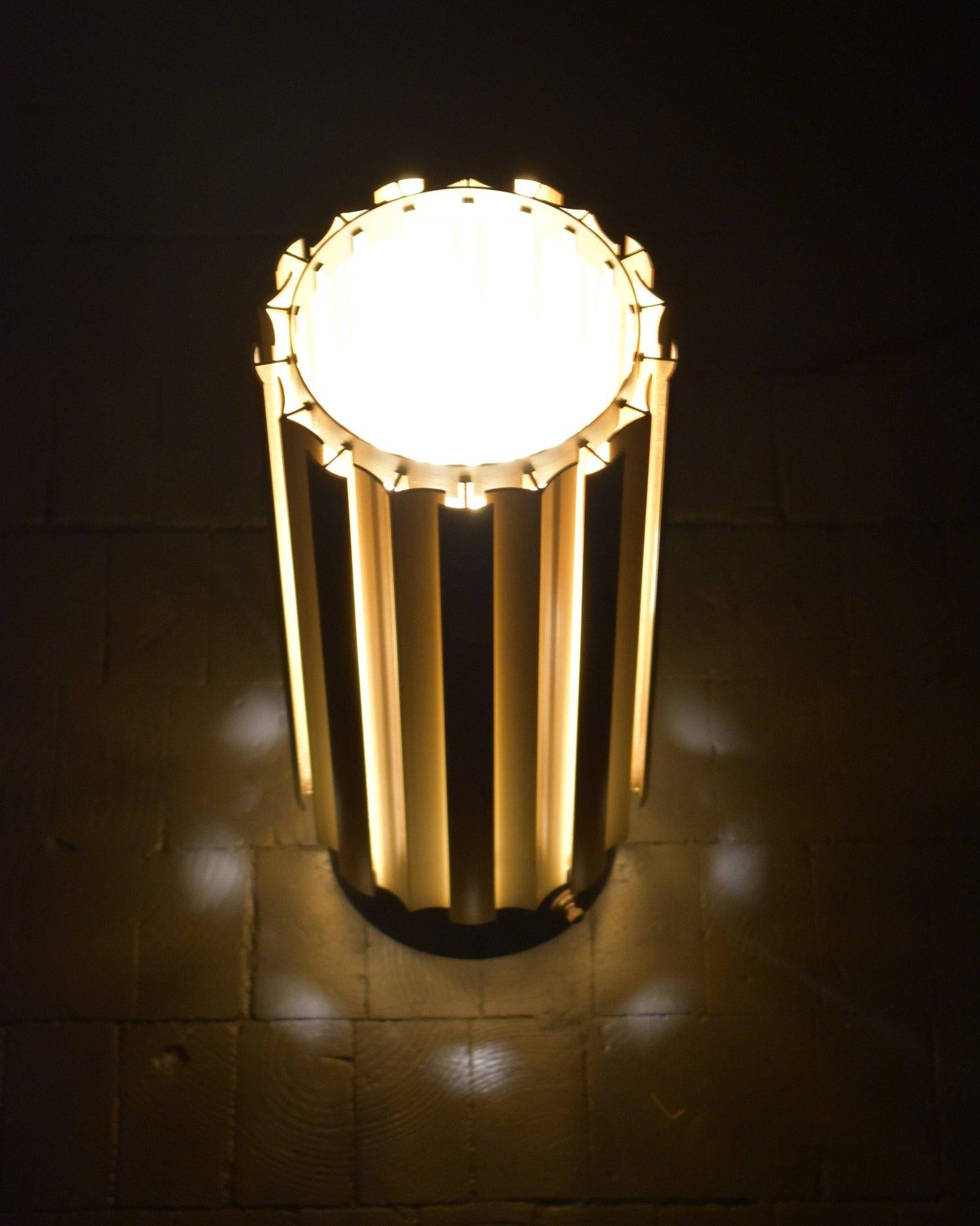Mid-Century Modern Lampe vintage en métal bouclé attribuée à Gerald Thurston pour Lightolier, années 1960 en vente