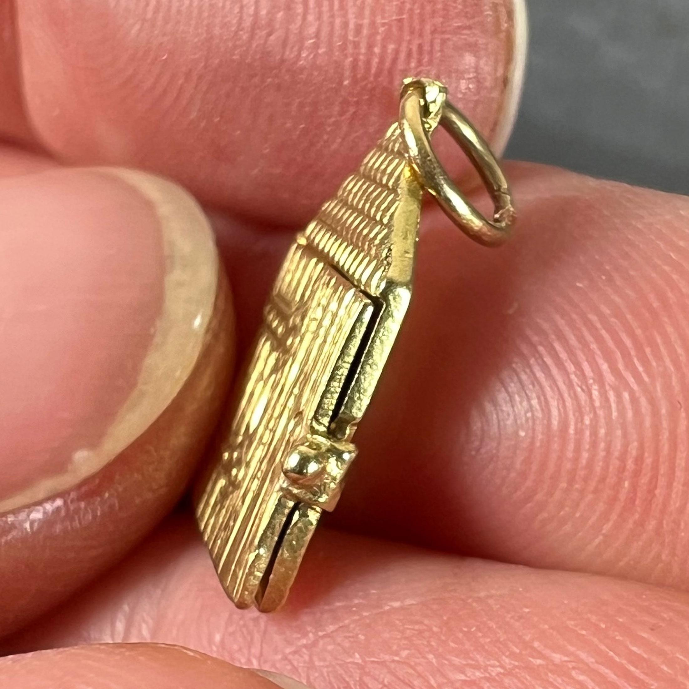 Ciondolo con cuore d'amore d'epoca che apre la porta, smaltato in oro giallo 18 carati in vendita 7