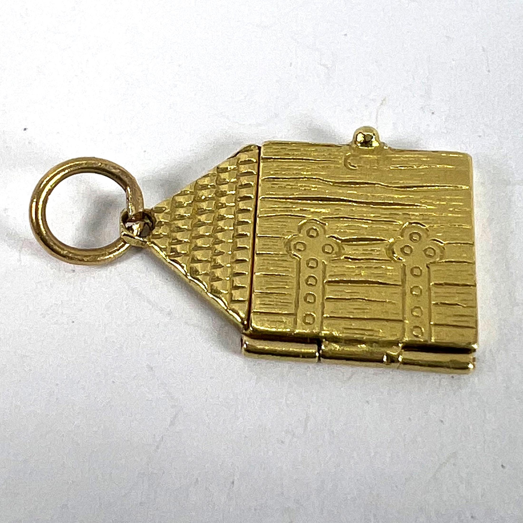 Ciondolo con cuore d'amore d'epoca che apre la porta, smaltato in oro giallo 18 carati in vendita 14