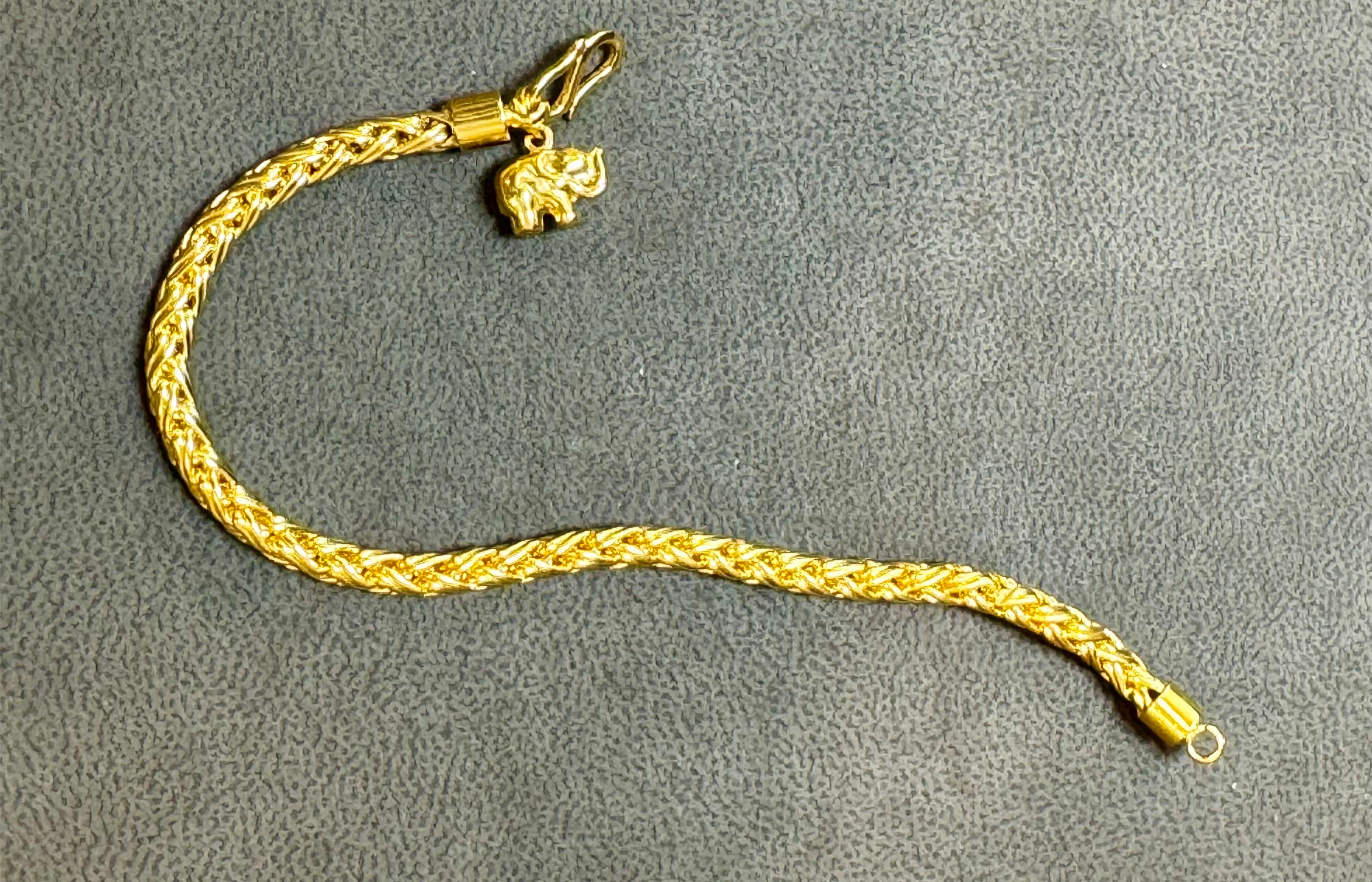 Vintage Love Nest Yellow Gold  Woven Bracelet in 18 Kt Yellow Gold For Sale 2