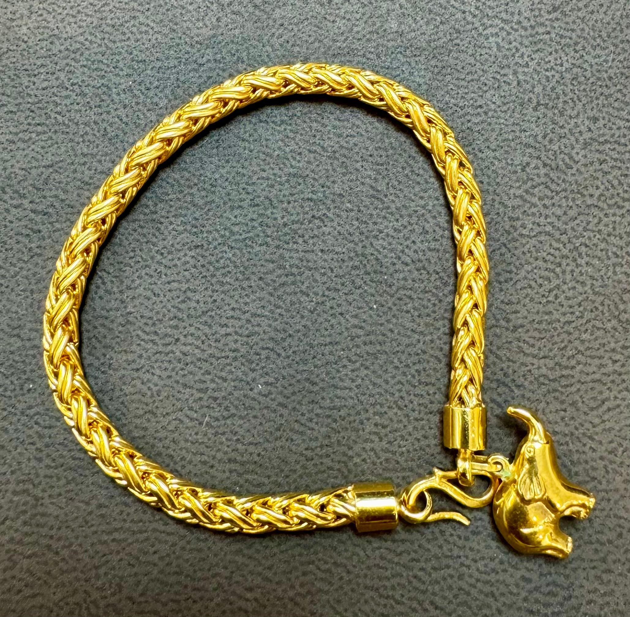 Vintage Love Nest Yellow Gold  Woven Bracelet in 18 Kt Yellow Gold For Sale 4