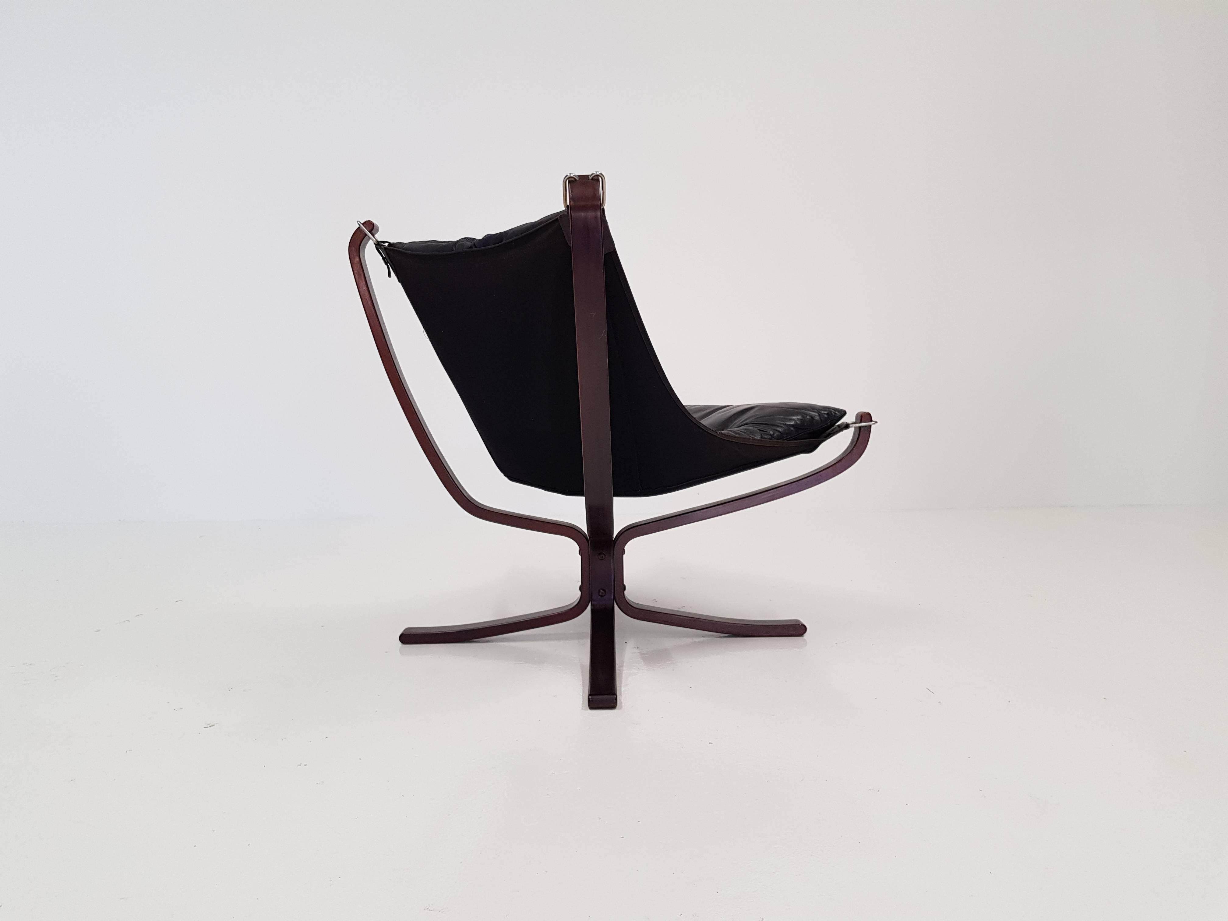 Vintage Low-Backed X-Framed Sigurd Ressell Designed Falcon Chair, 1970s 3