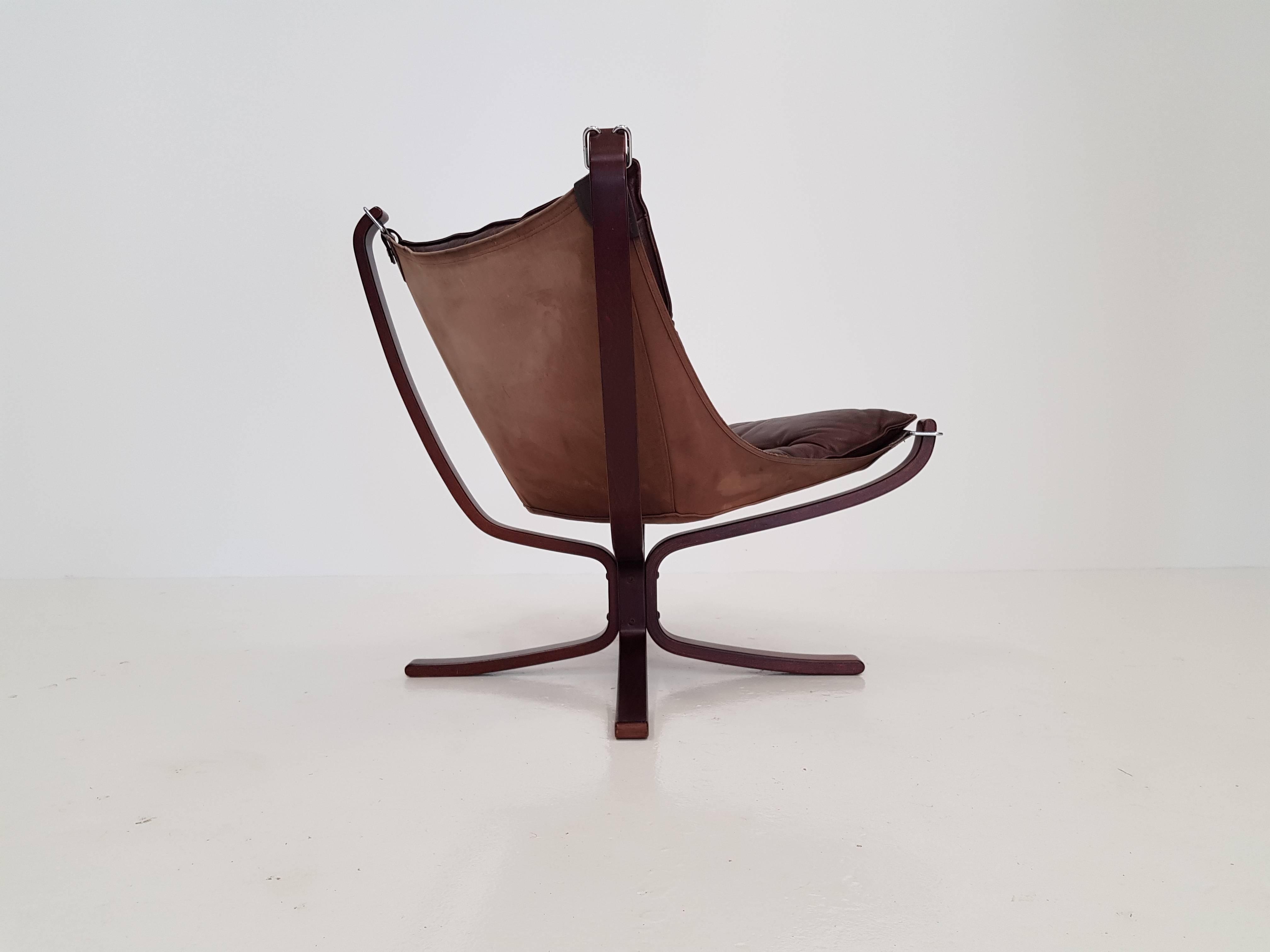 Vintage Low-Backed X-Framed Sigurd Ressell Designed Falcon Chair, 1970s 4