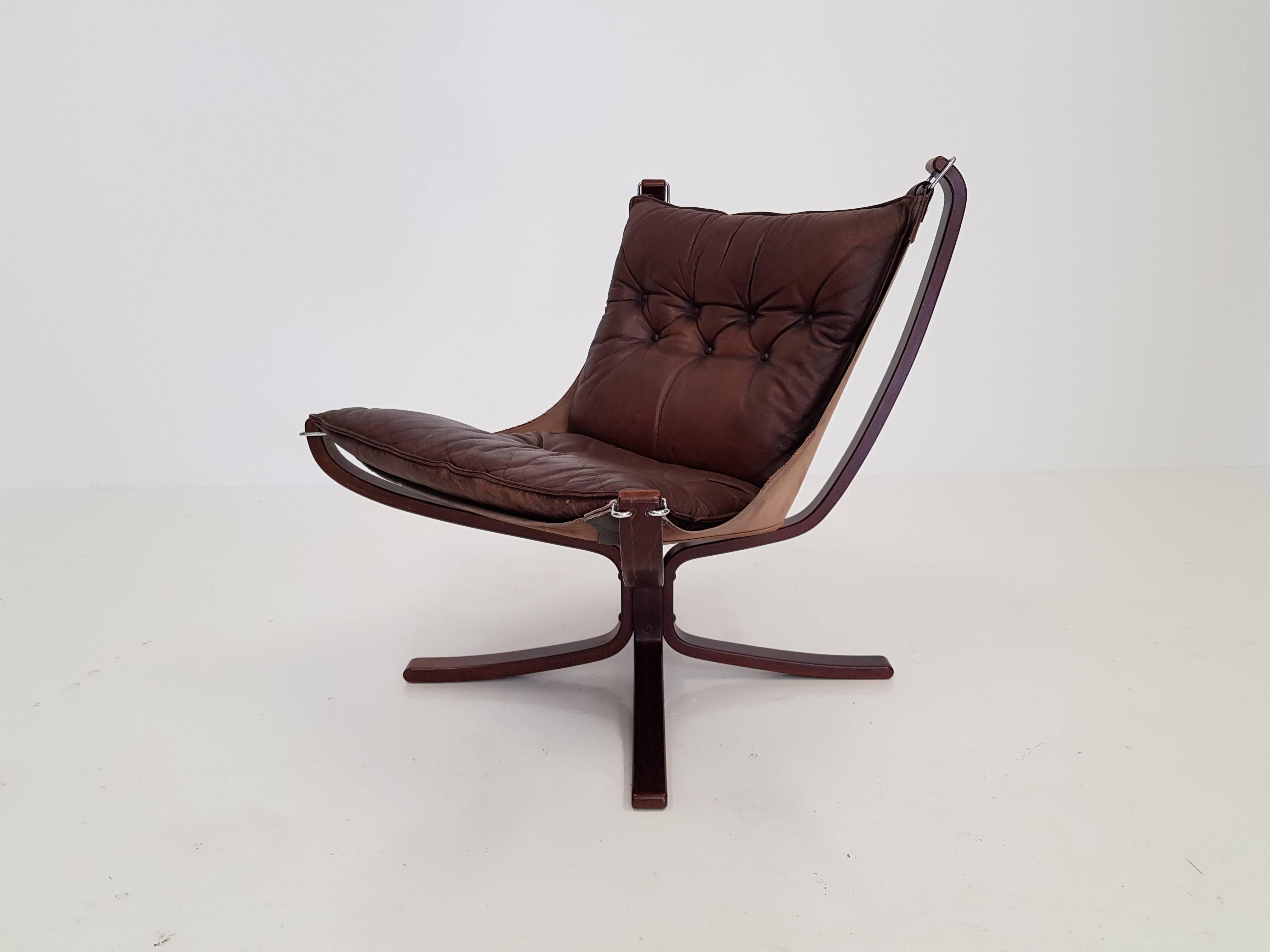 Vintage low-backed X-framed Sigurd Ressell designed Falcon chair, 1970s.

A super comfortable, amazing looking 1970s Sigurd Resell designed iconic Falcon chair. X-framed with hammock design. Produced by Vatne Mobler, Norway.


 