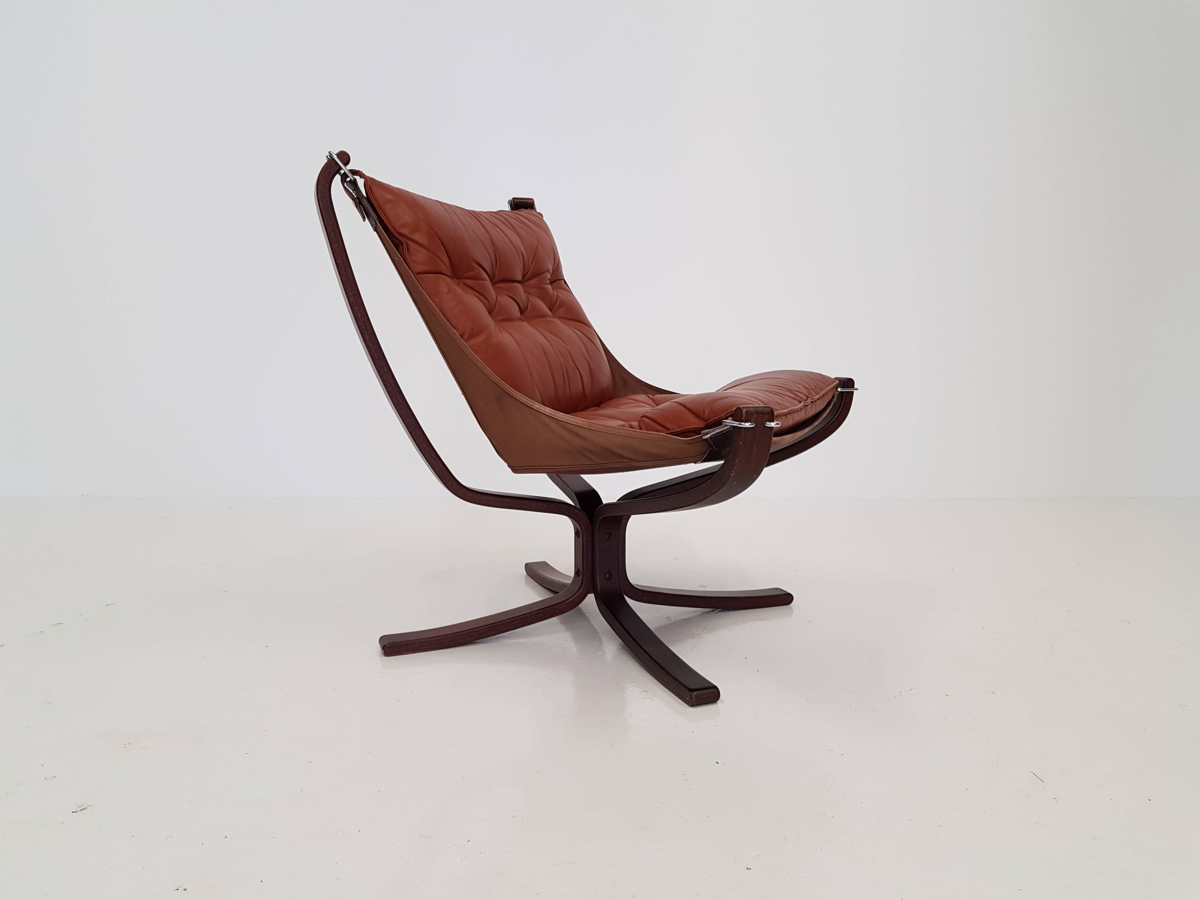 Vintage Low-Backed X-Framed Sigurd Ressell Designed Falcon Chair, 1970s In Good Condition In London Road, Baldock, Hertfordshire