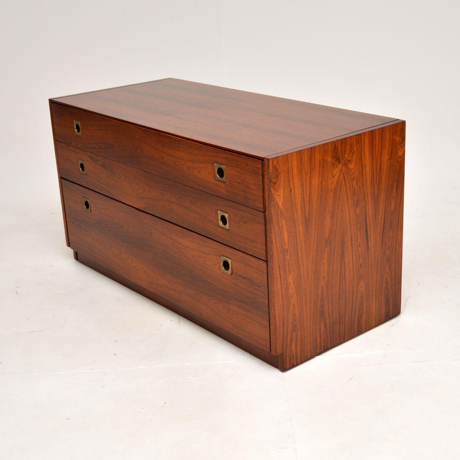 Vintage Low Chest of Drawers by Robert Heritage for Archie Shine In Good Condition In London, GB