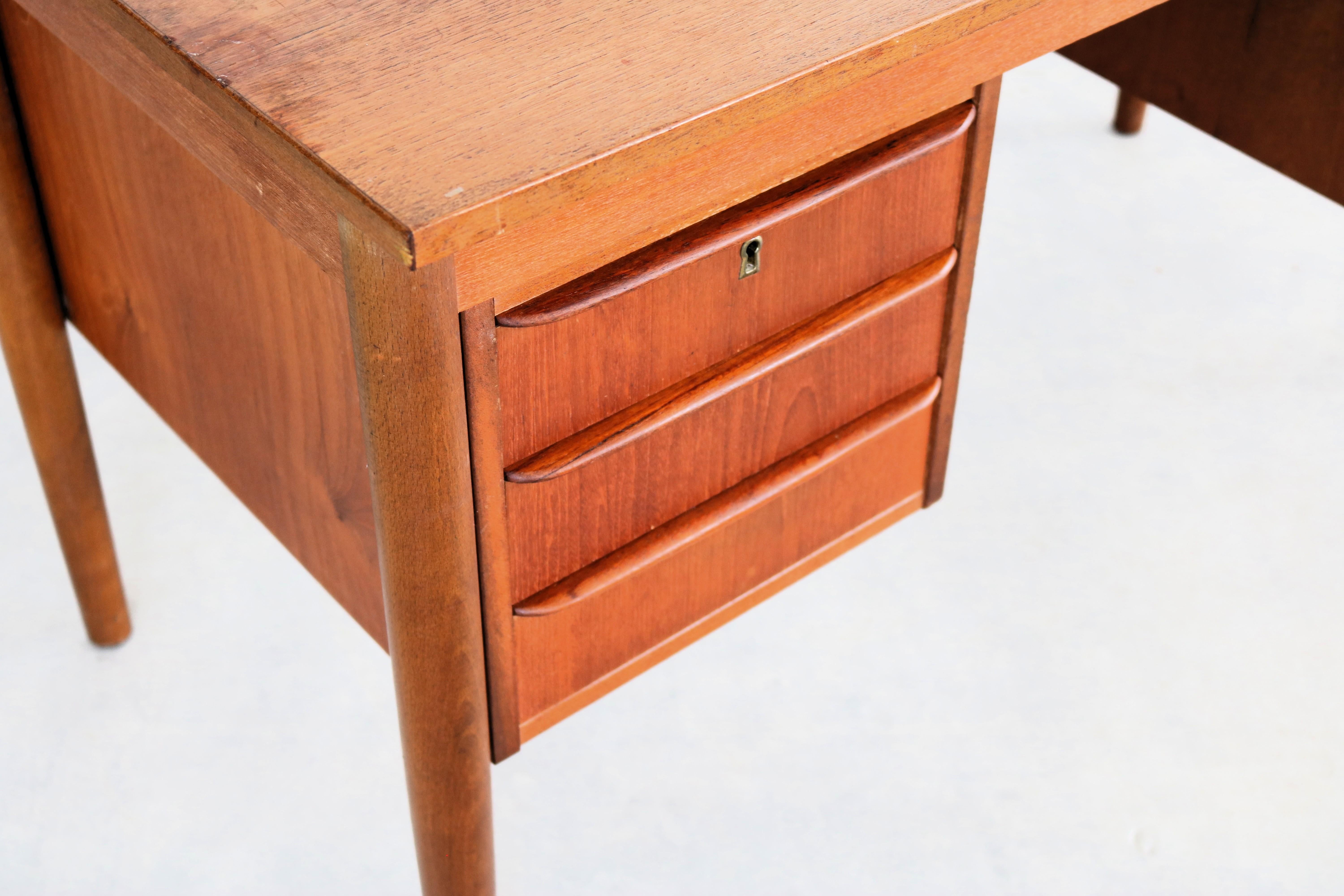 vintage low desk  teak  1960s  Danish For Sale 1