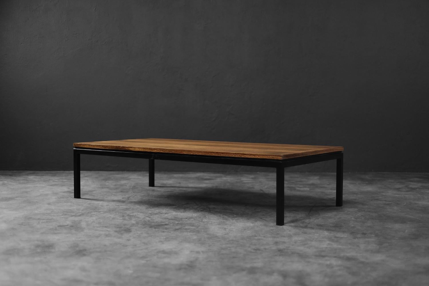 Métal Table basse vintage en teck moderne du milieu du siècle, Danemark, années 1960 en vente