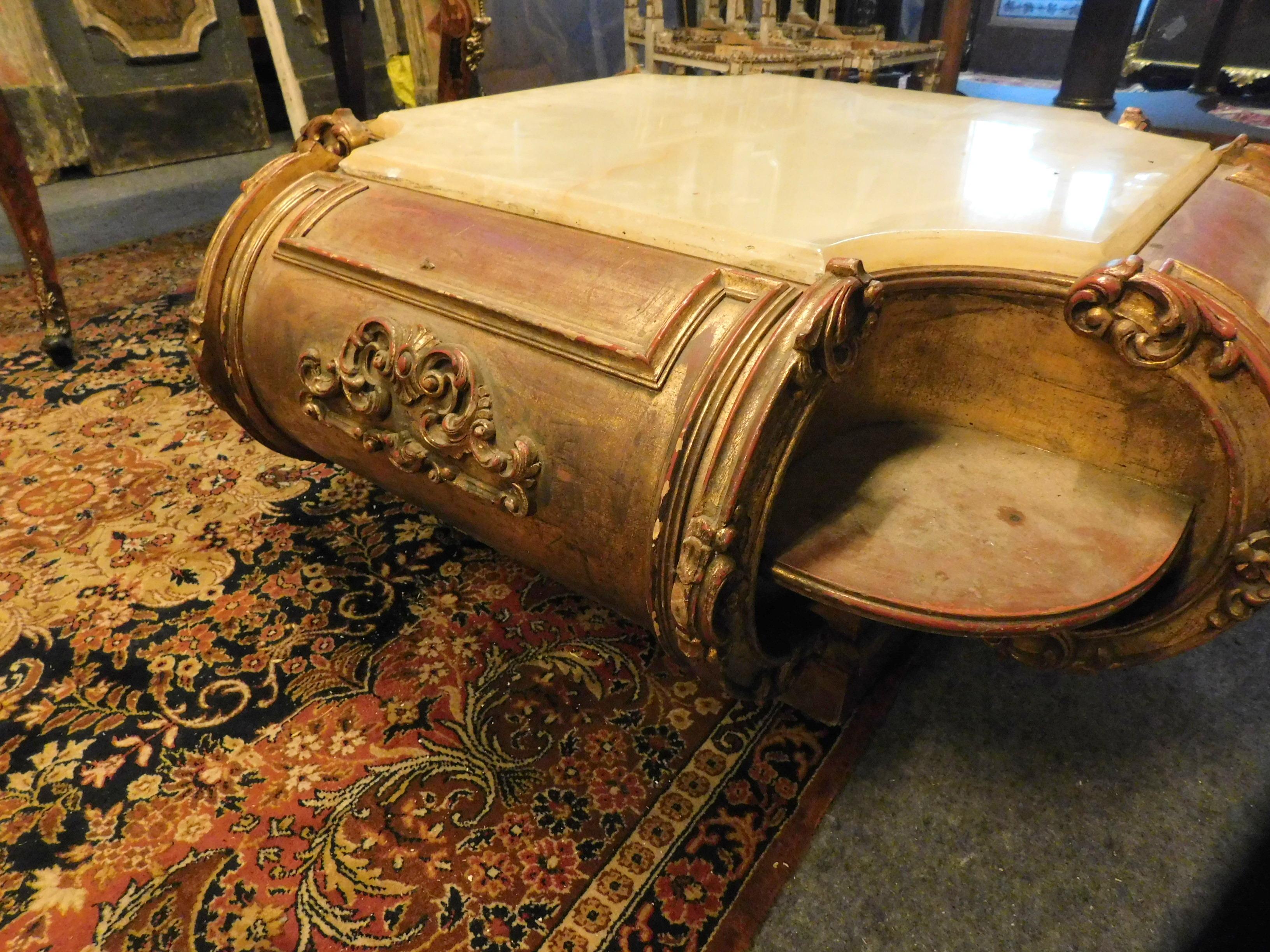 Vintage Low Table, Gilded with Marble Top, 20th Century, Italy In Good Condition In Cuneo, Italy (CN)