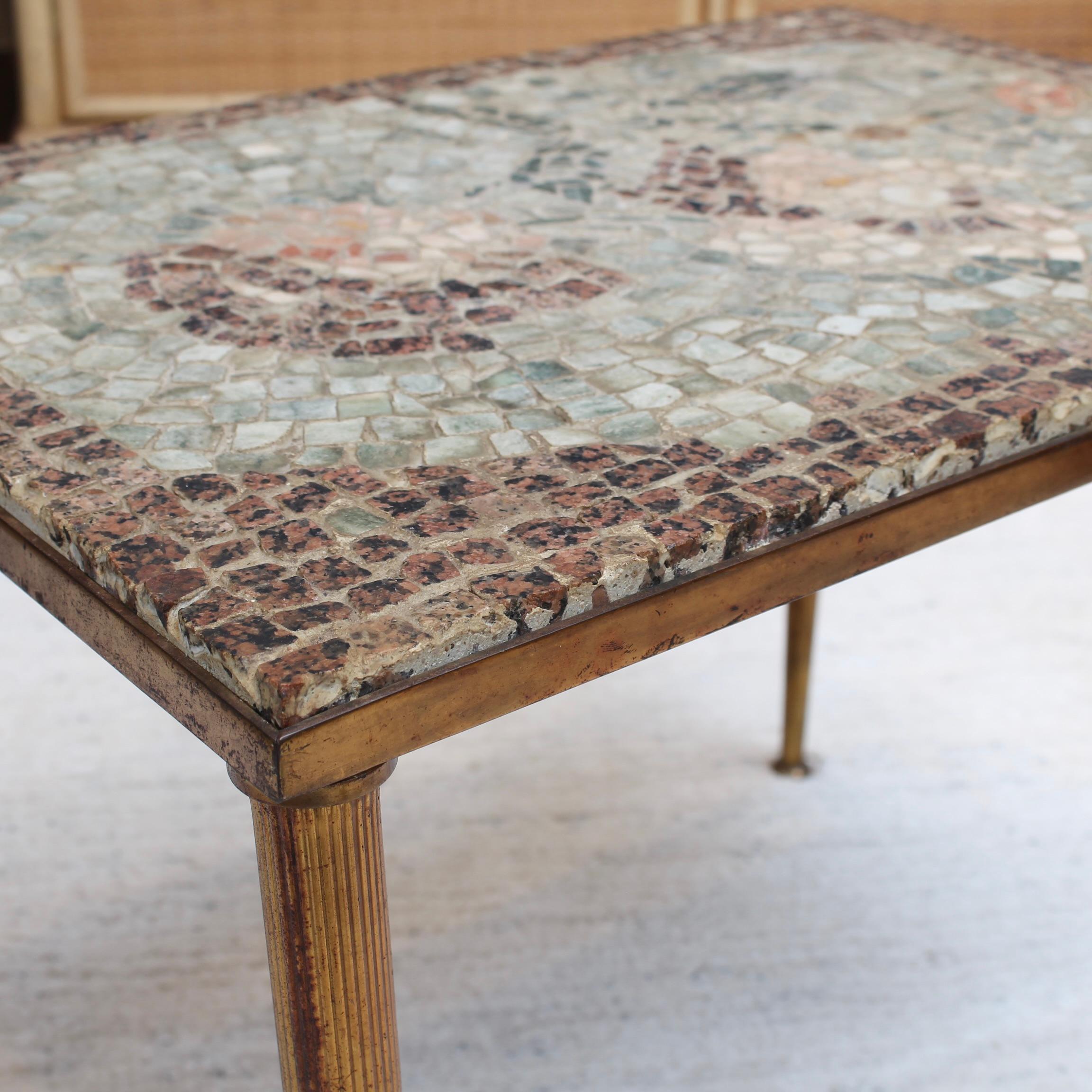 Table basse vintage avec plateau en mosaïque de style italien (vers les années 1950) en vente 6