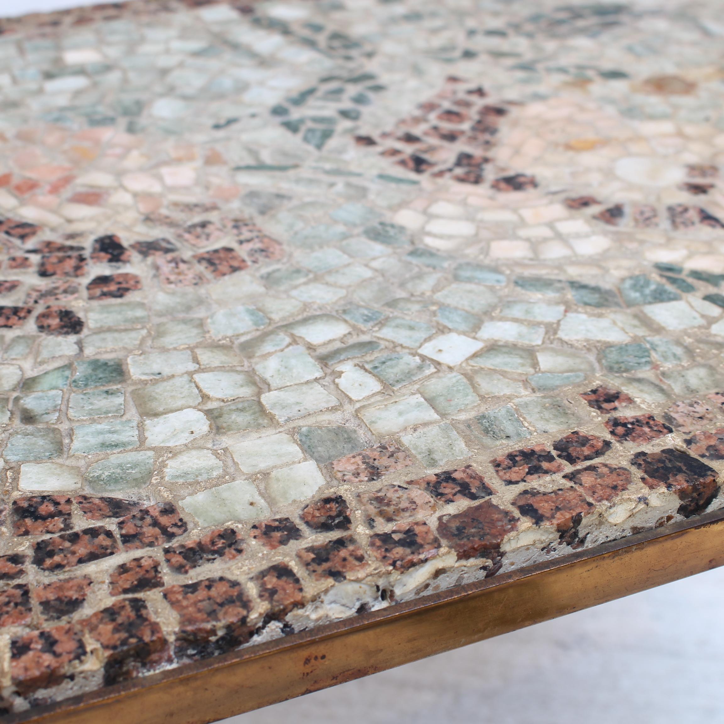 Tavolo basso vintage con piano a mosaico in stile italiano, 'circa anni '50'. in vendita 9