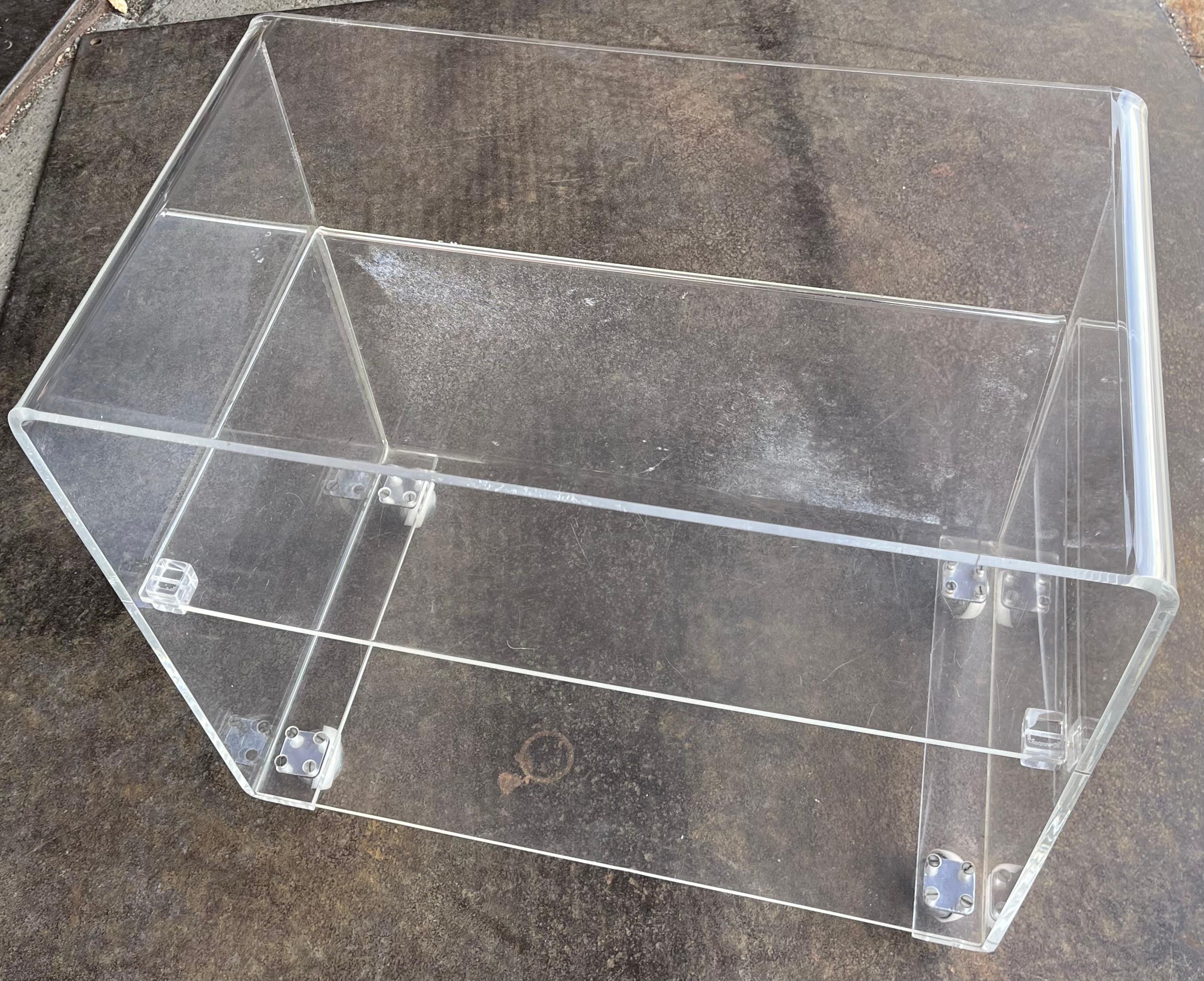 American Vintage Lucite Bar Serving Rolling Cart circa 1970's For Sale