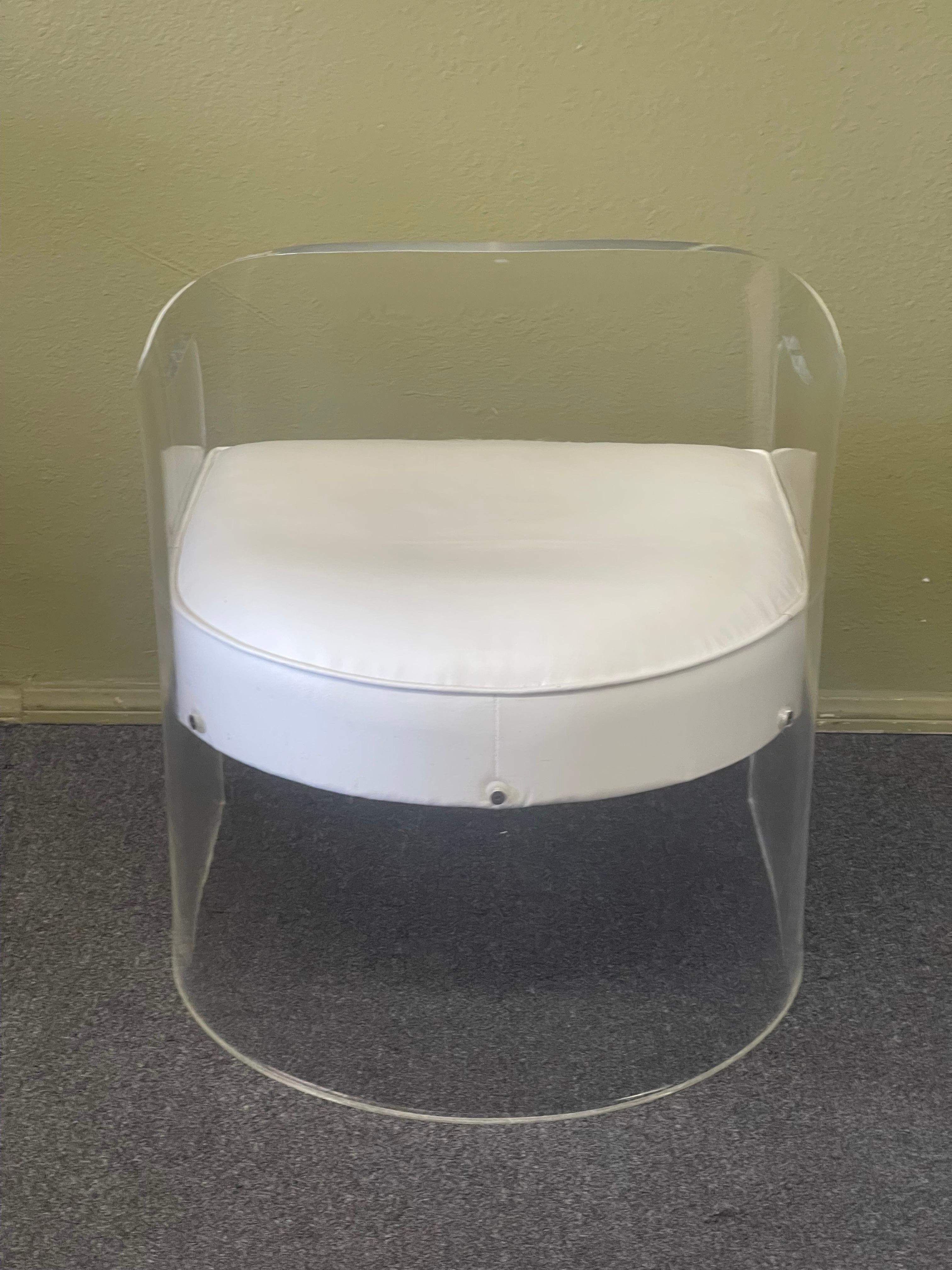 Vintage Lucite Barrel Chair In Good Condition For Sale In San Diego, CA