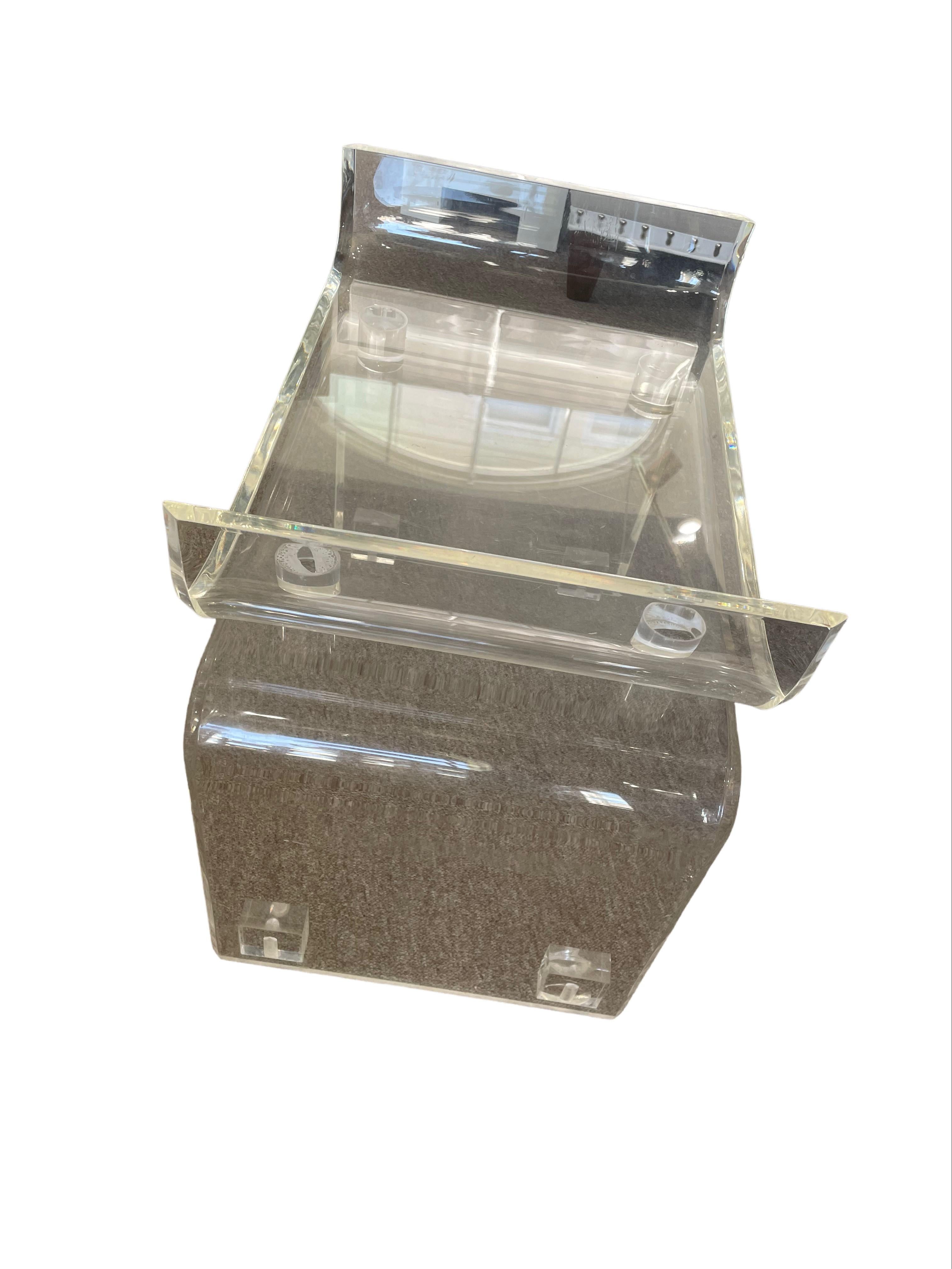 Go retro with this transparent Lucite bench. Its ¾ inch thick Lucite material makes it sturdy, and ideal as a single-seat bench, vanity seat or foot stool.