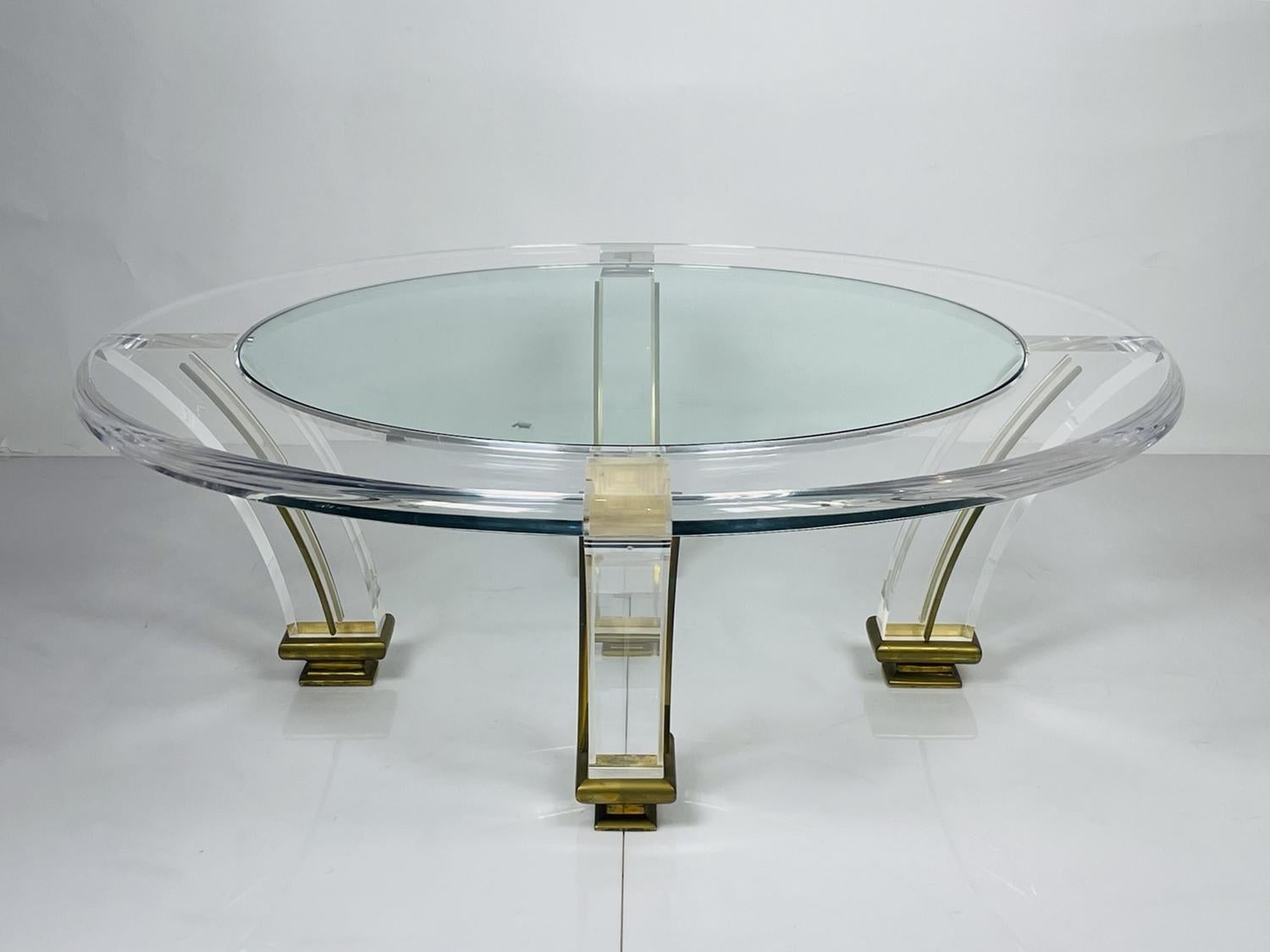 Vintage Lucite & Brass Coffee Table In Good Condition For Sale In Los Angeles, CA