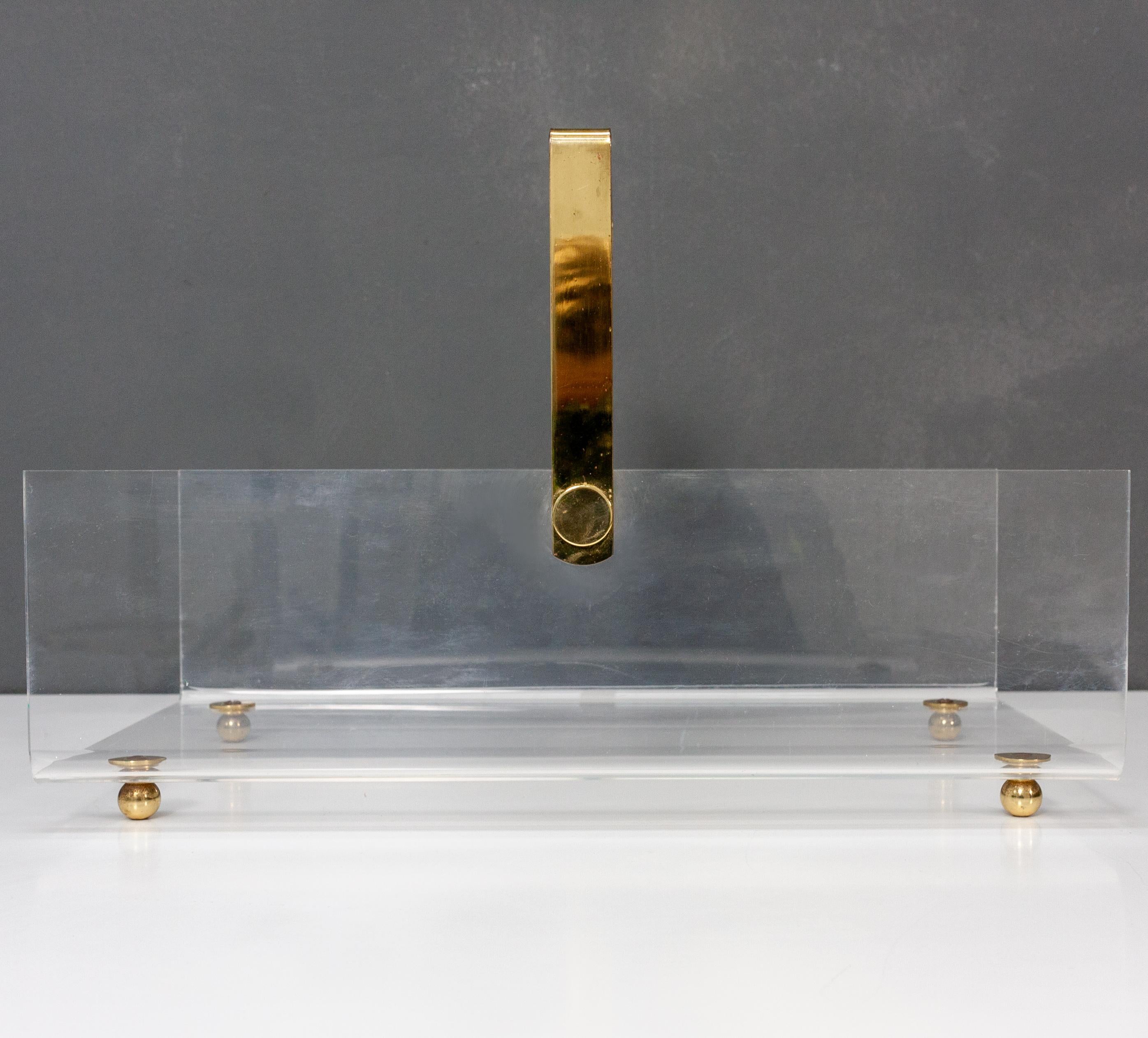 Vintage Lucite Brass Magazine Rack David Lange In Good Condition In Den Haag, NL