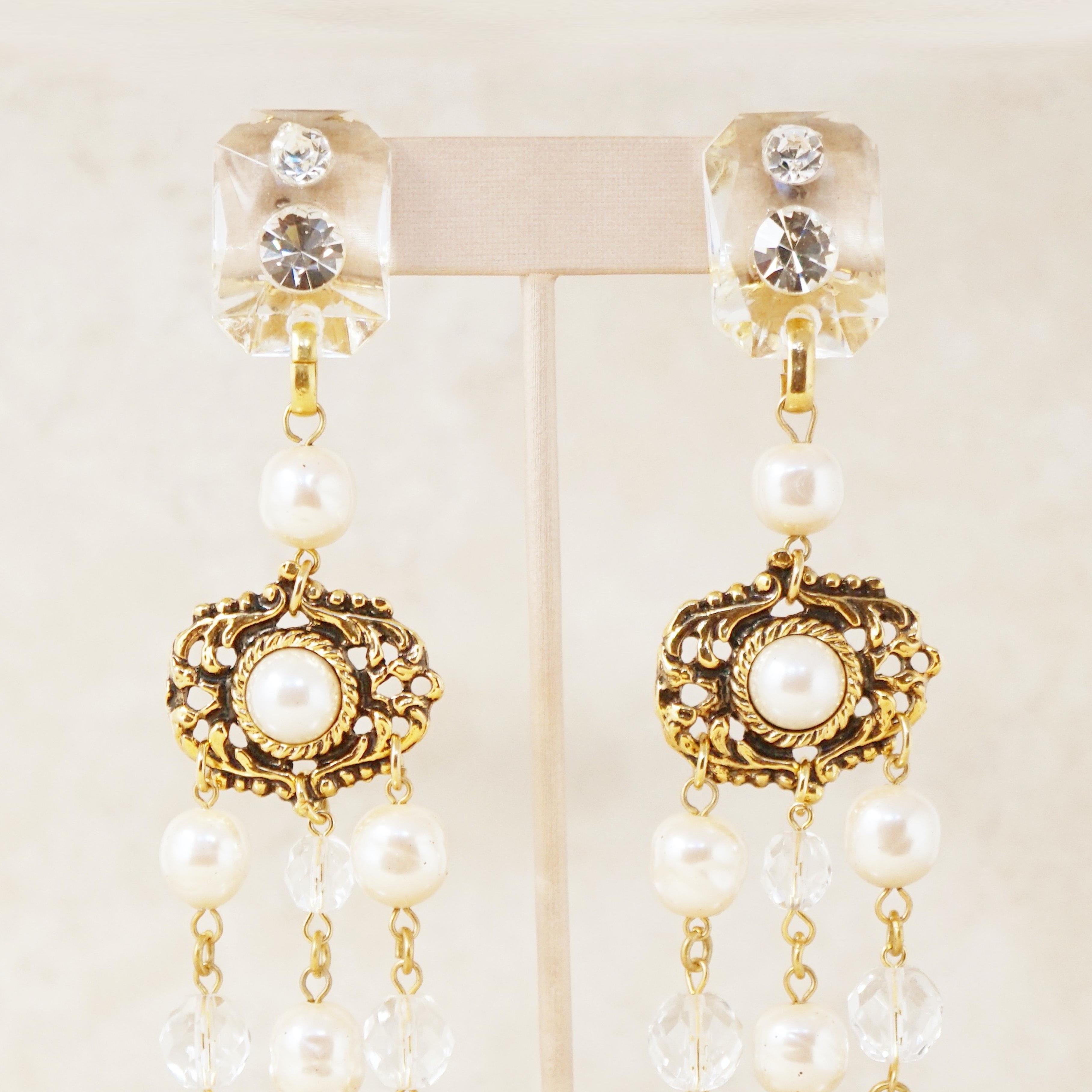 Lucite-, Kristall- und Perlen-Kronleuchter-Ohrringe von Gianni De Liguoro, 1980er Jahre (Moderne) im Angebot