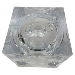 Seau à glace vintage en lucite en forme de cube avec globe sphérique gravé en forme de glace