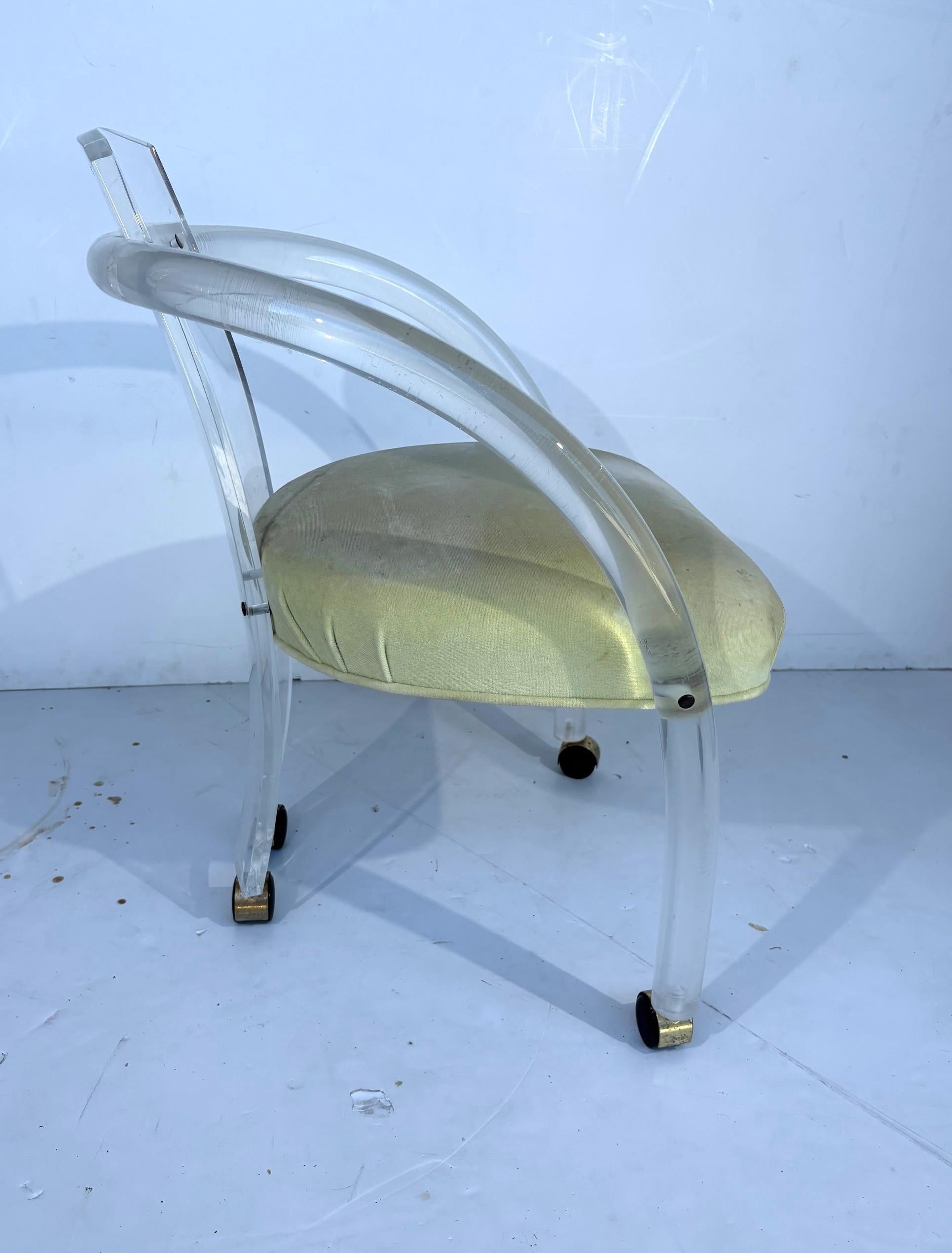 Vintage Lucite Dining Chairs Set of 4 In Fair Condition For Sale In Pomona, CA
