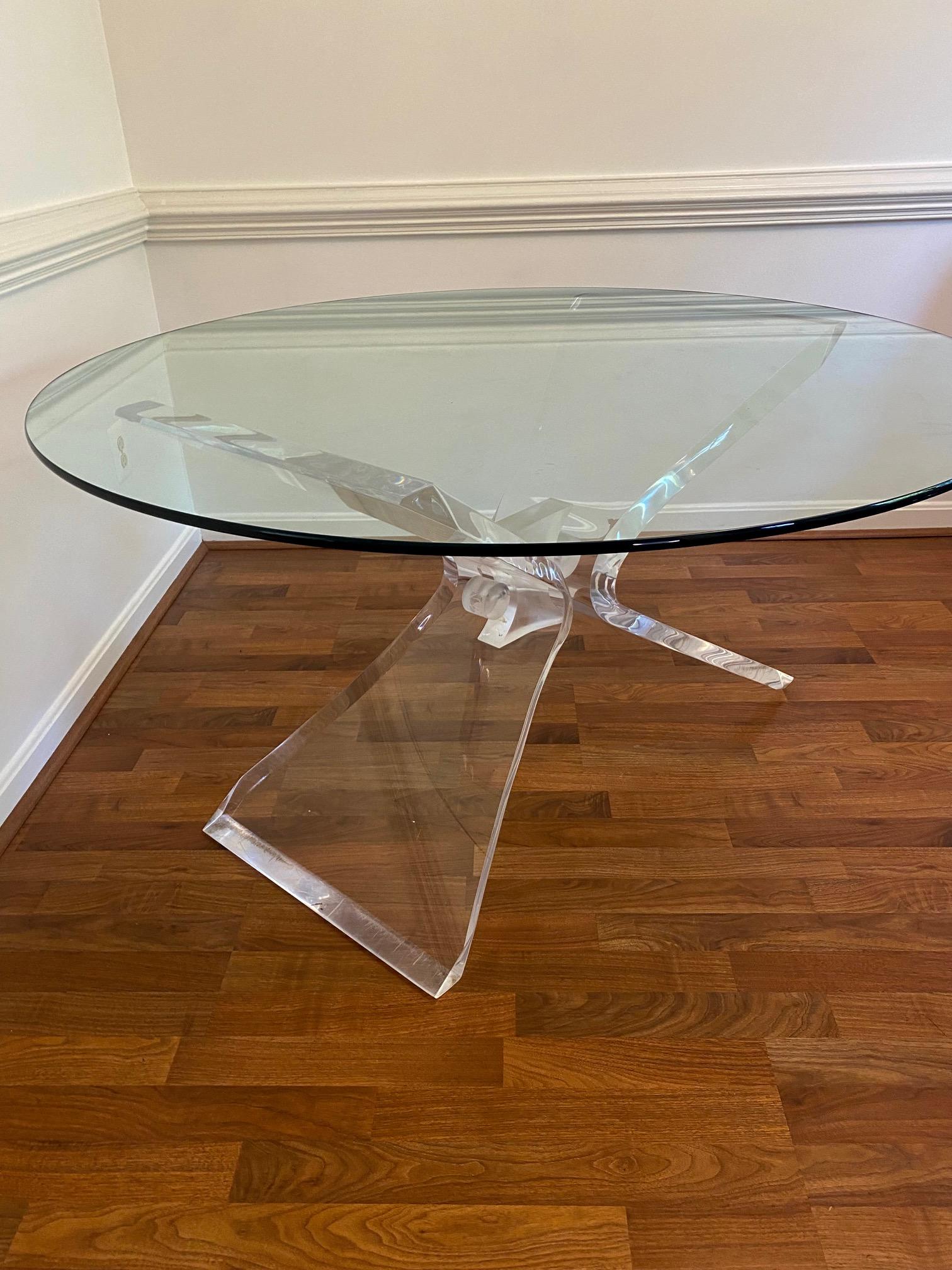 Vintage Lucite Dining Table, in the Style of Lion in Frost In Good Condition For Sale In Saint Paul, MN