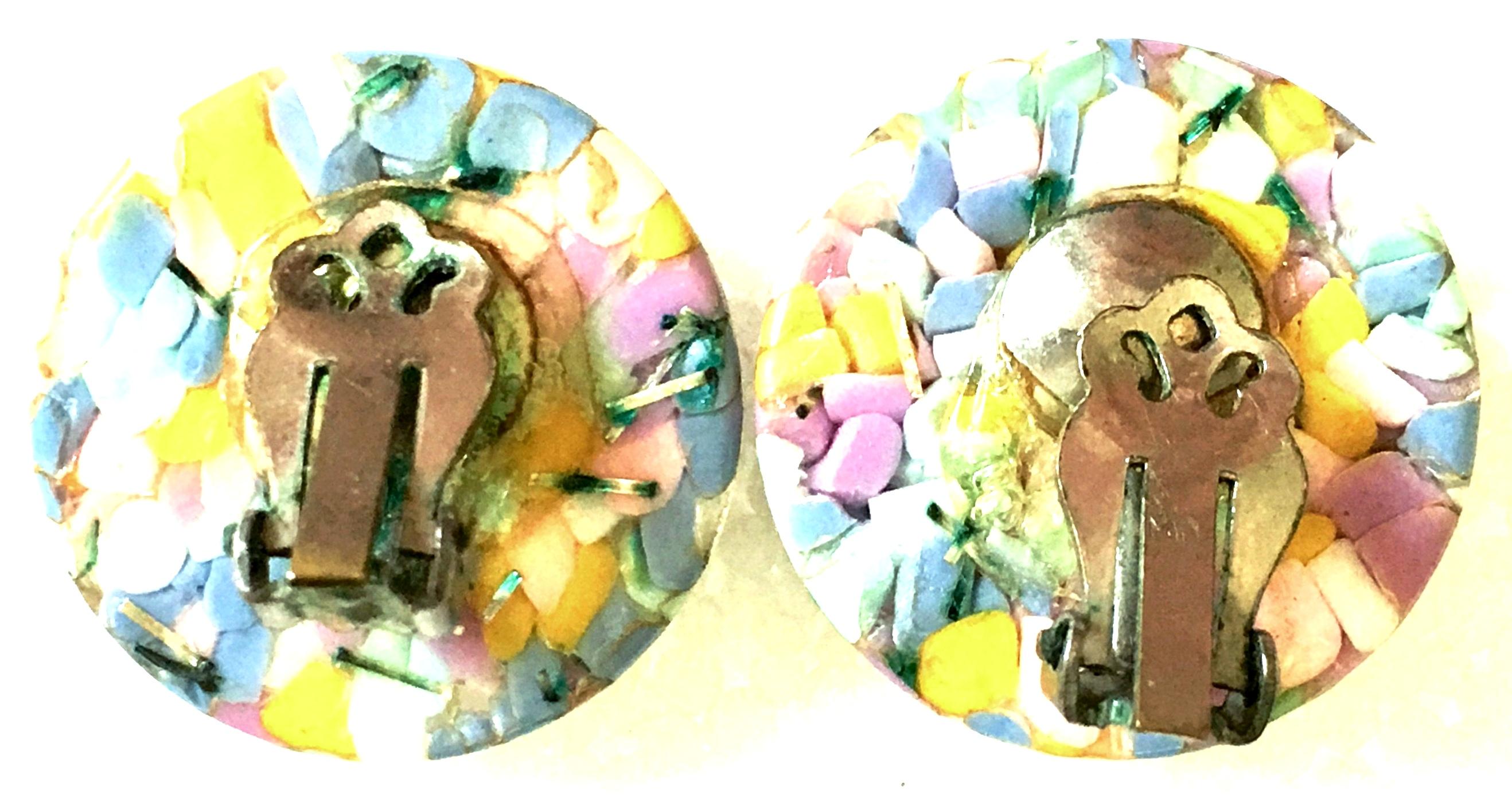 20th Century Pair Of Lucite Gold Fleck Cased Confetti Earrings For Sale 3