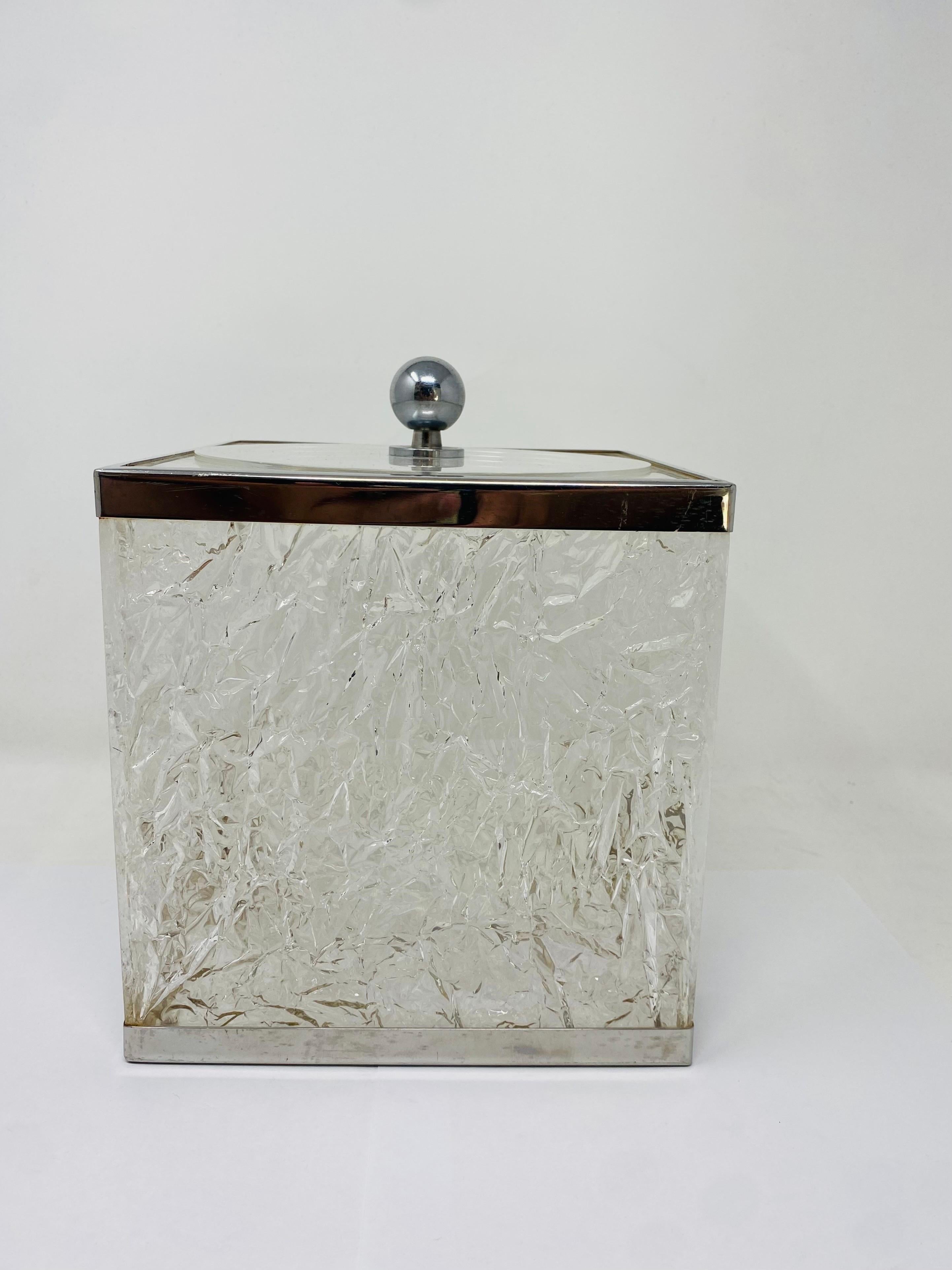Vintage Lucite Ice Bucket in Ice Effect in the Style of Willy Rizzo, Italy 1970s In Good Condition For Sale In San Diego, CA