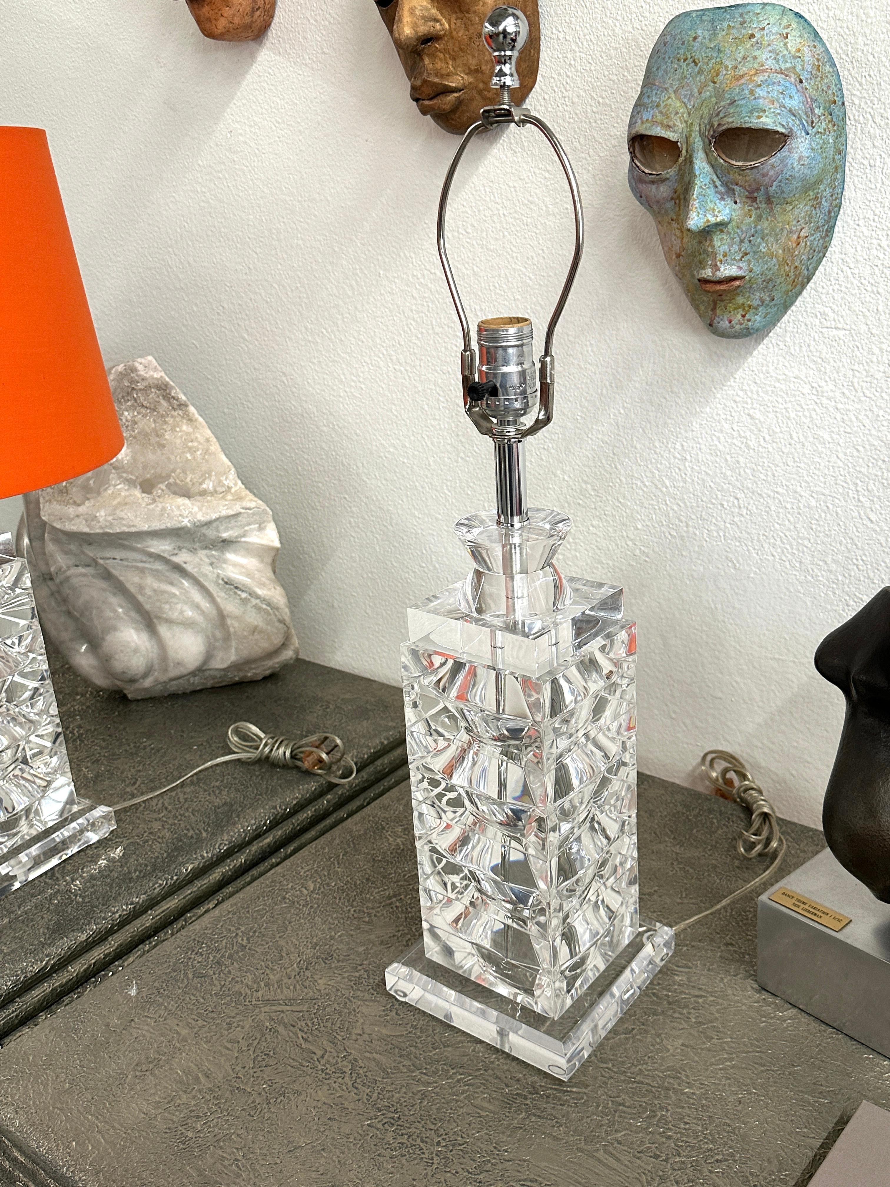 Vintage Lucite Lamps For Sale 9