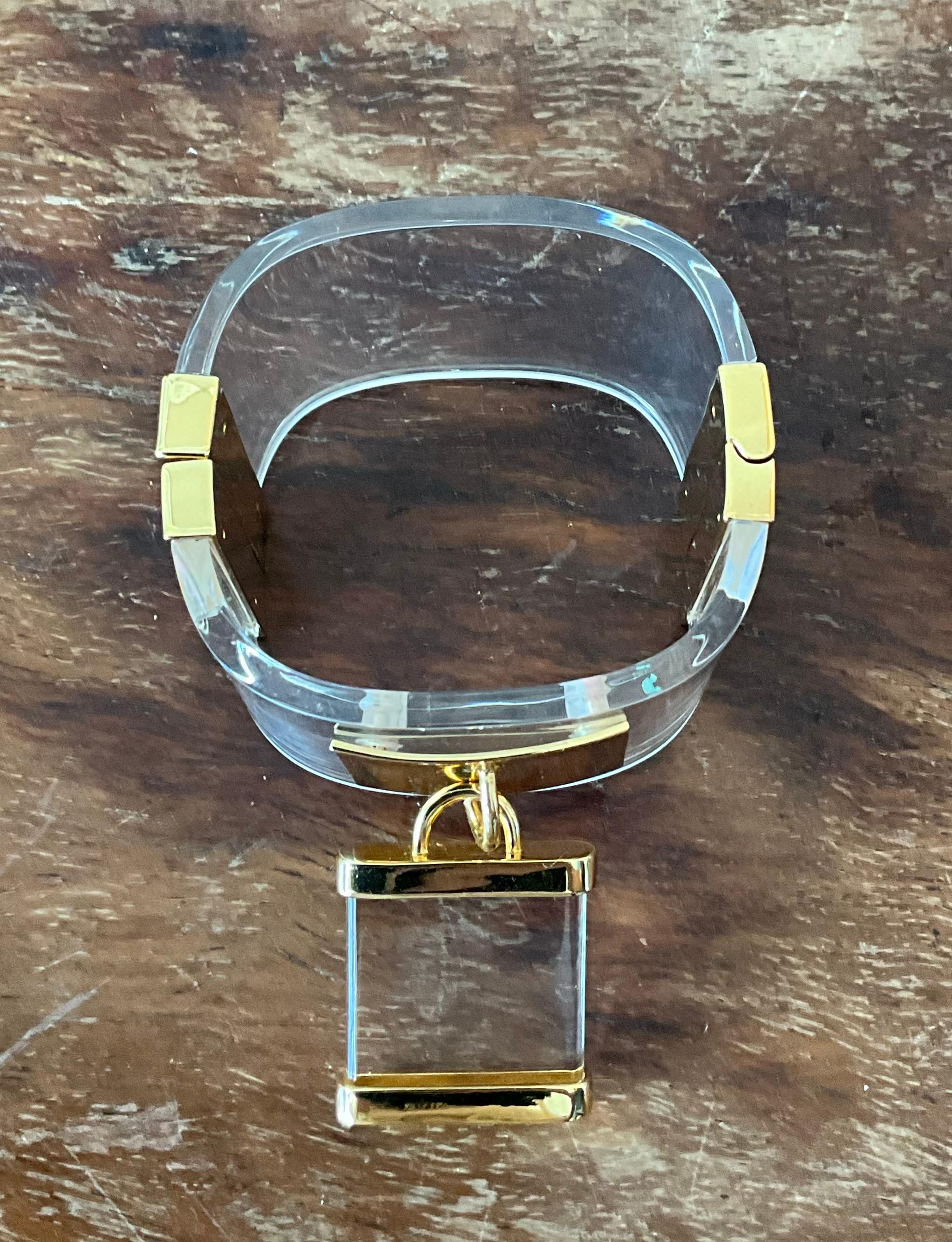 Vintage Lucite Lock Bracelet with Magnetic Clasp For Sale 1