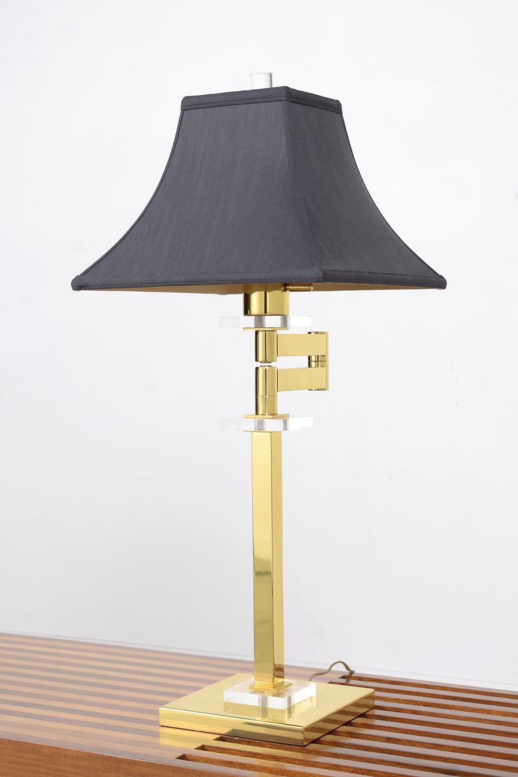 Mid-20th Century Handcrafted Mid-Century Modern Brass and Lucite Table Lamp For Sale