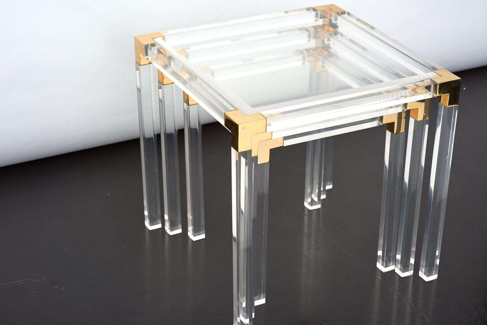 Mesas nido vintage de lucite, Francia años 80. Plástico en venta