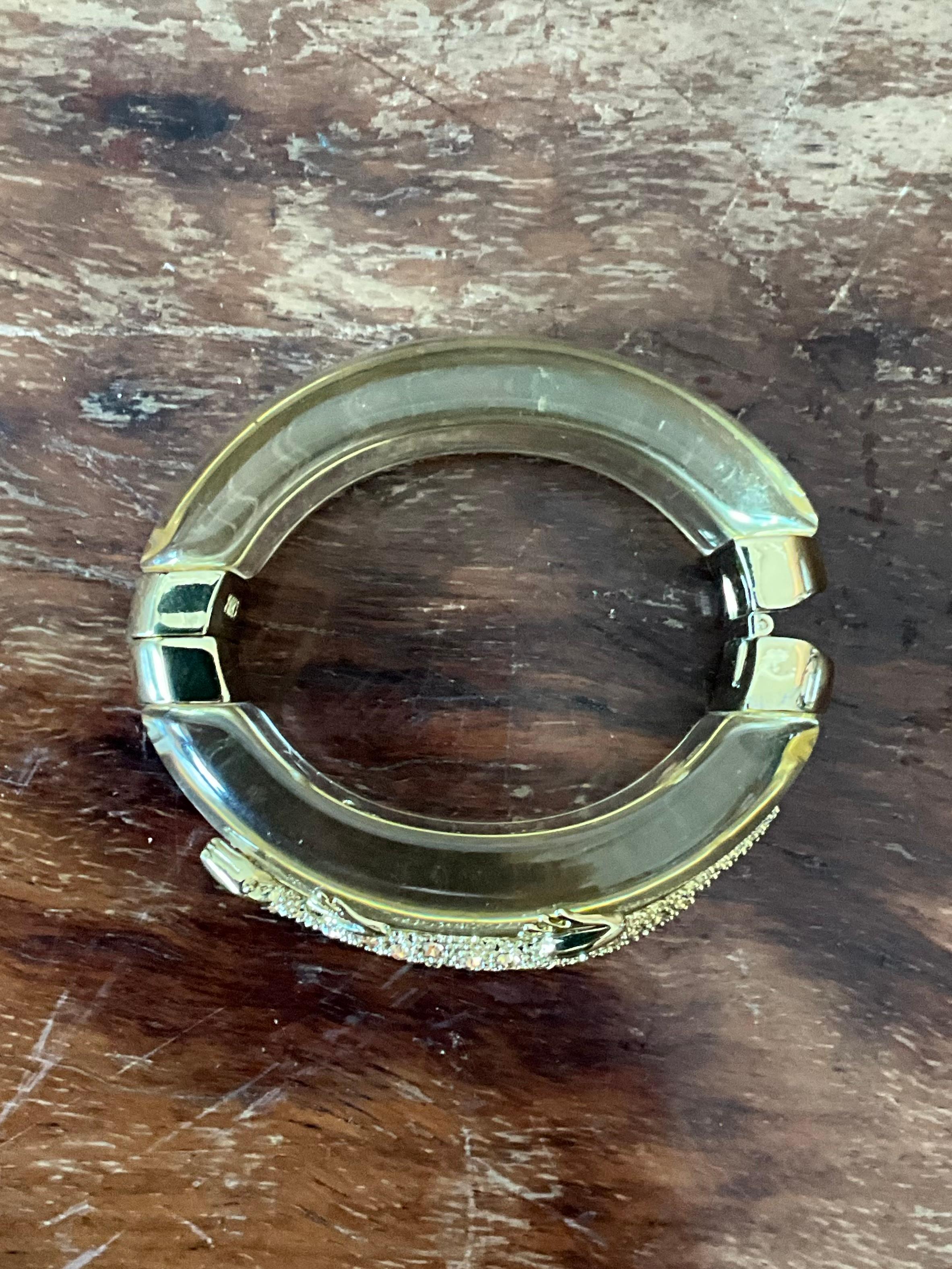 Vintage Lucite & Rhinestone Encrusted Lizard Hinge Bracelet For Sale 1