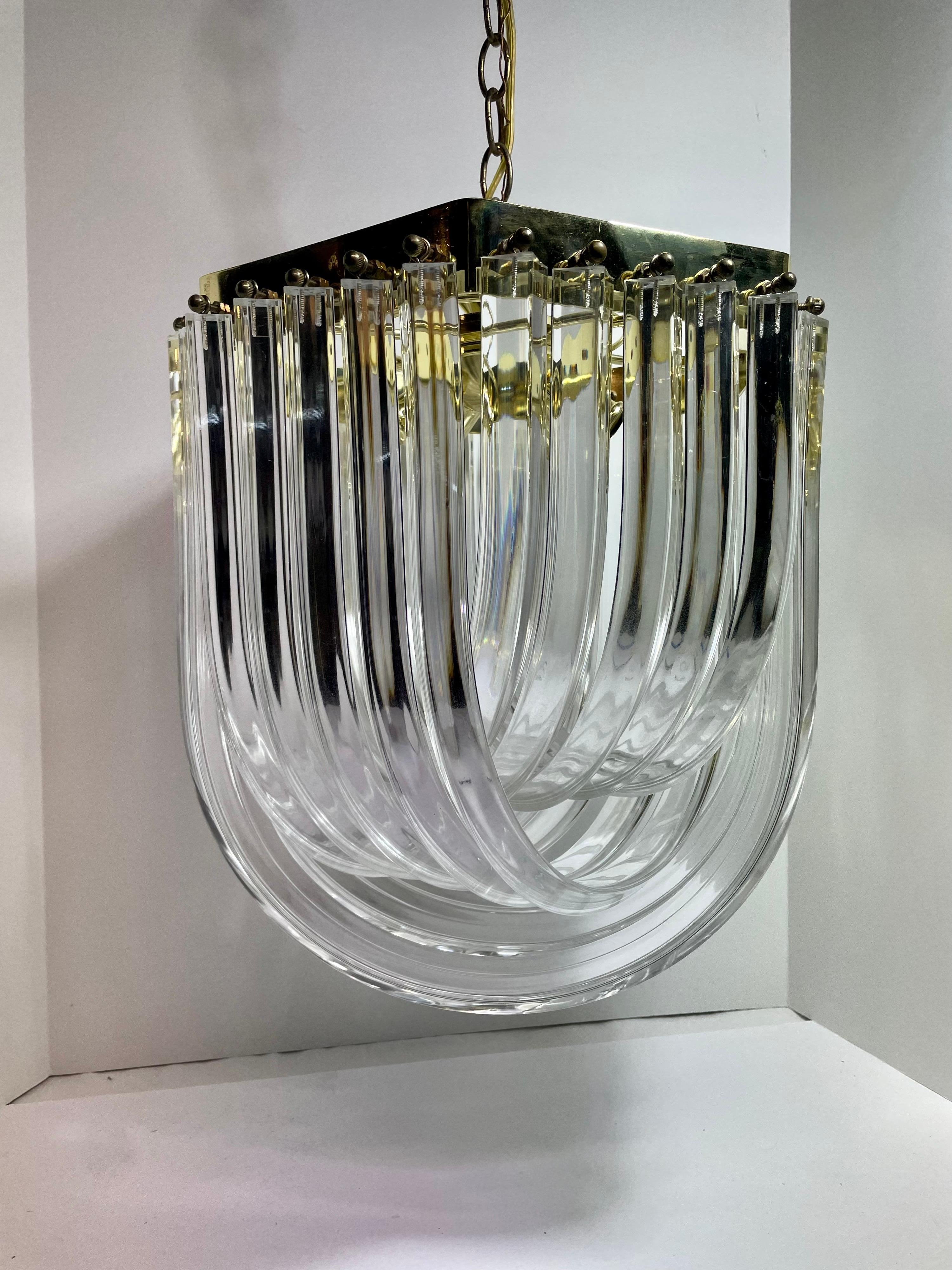 Vintage Lucite Ribbon Chandelier In Good Condition In New York, NY