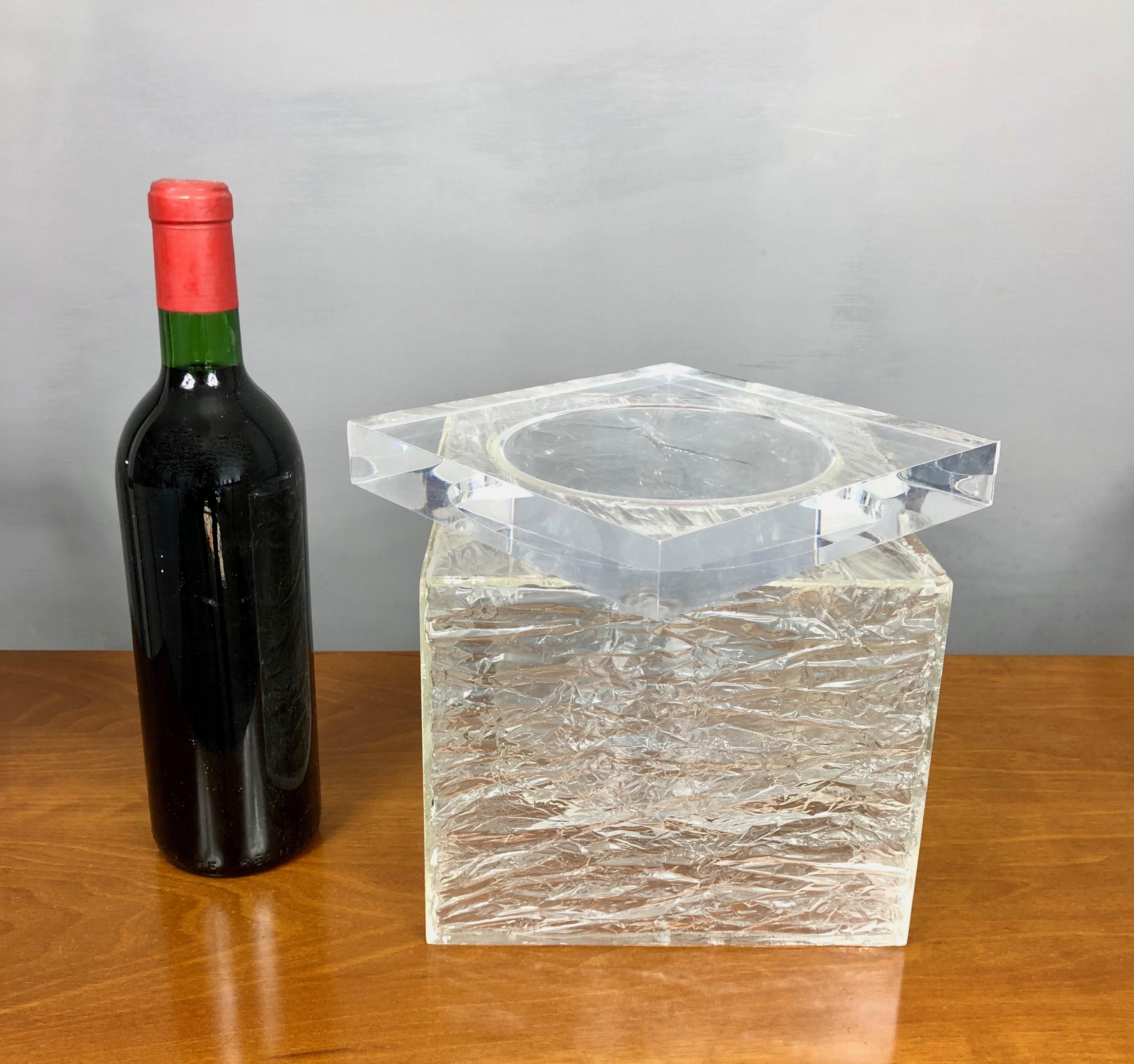 Mid-Century Modern Vintage Lucite Squared Ice Effect Ice Bucket, Made in Italy, 1970s For Sale