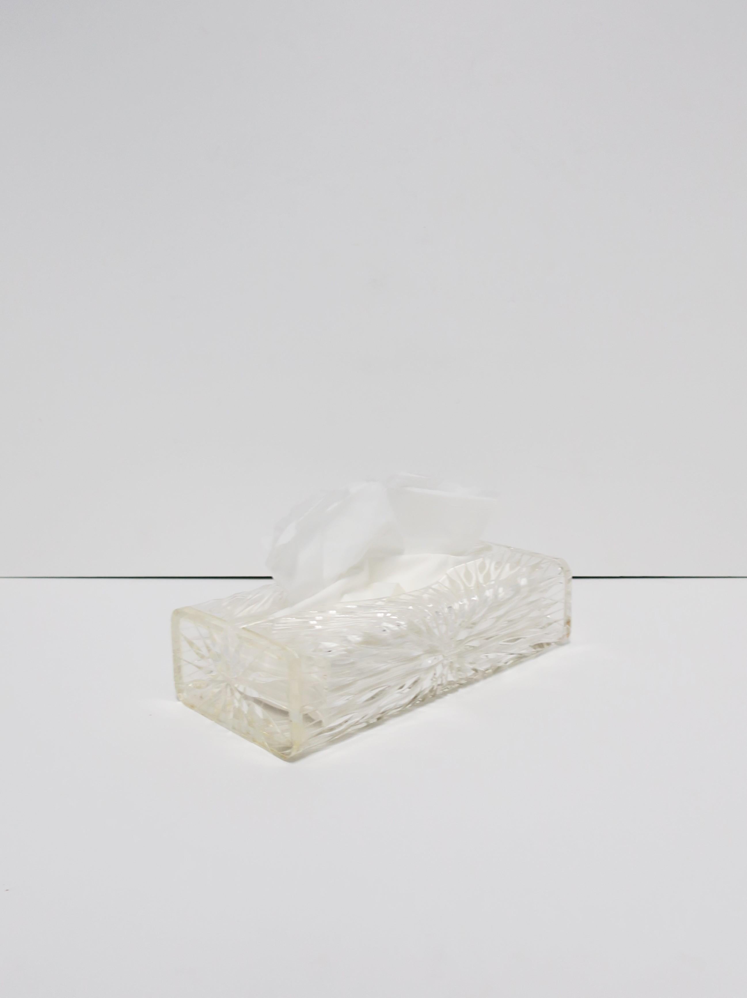 Lucite-Tissue-Boxendeckelhalter aus Lucite von Wilardy (amerikanisch) im Angebot