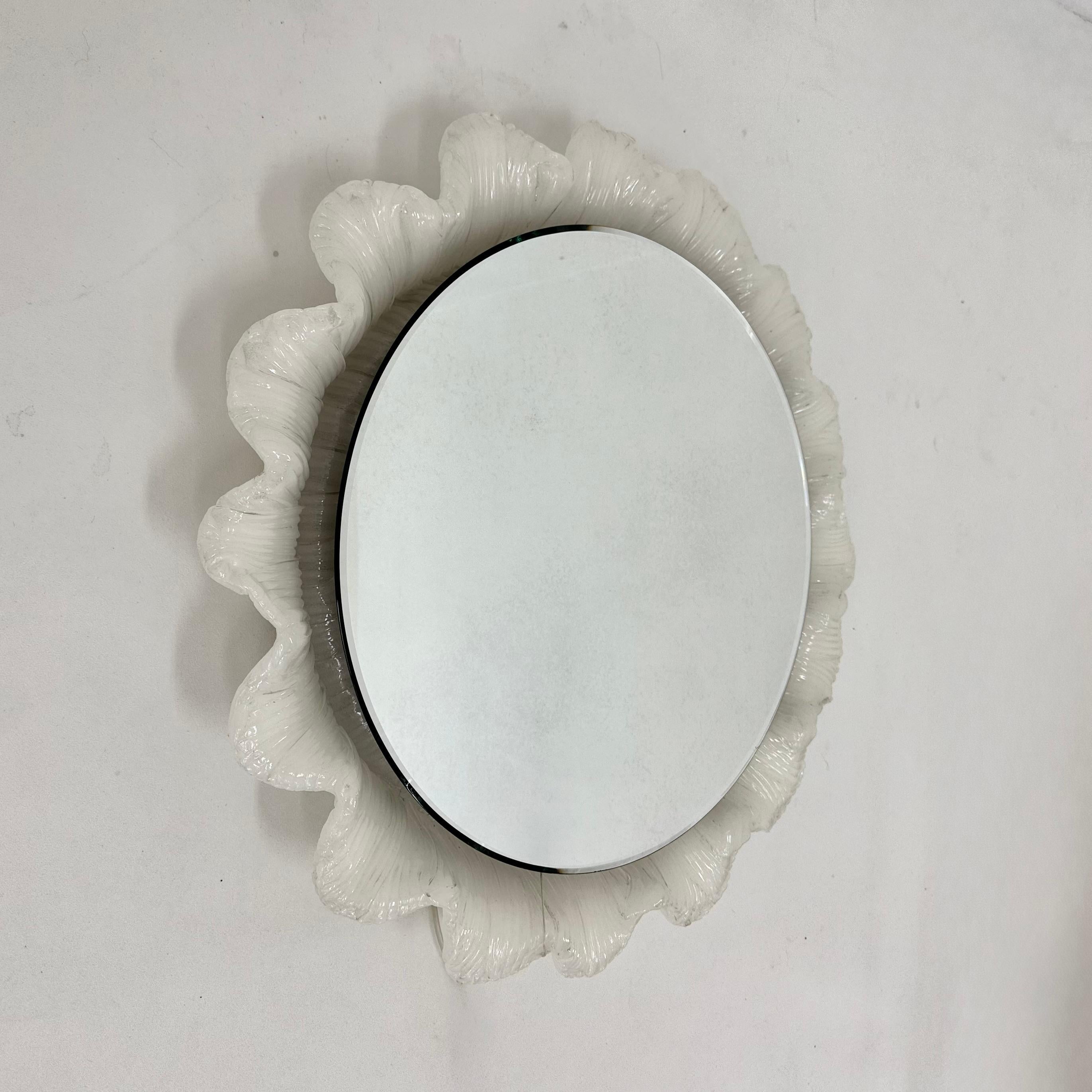 Vintage Lucite Wandspiegel mit Hintergrundbeleuchtung , 1970er Jahre , Deutschland (Moderne der Mitte des Jahrhunderts) im Angebot