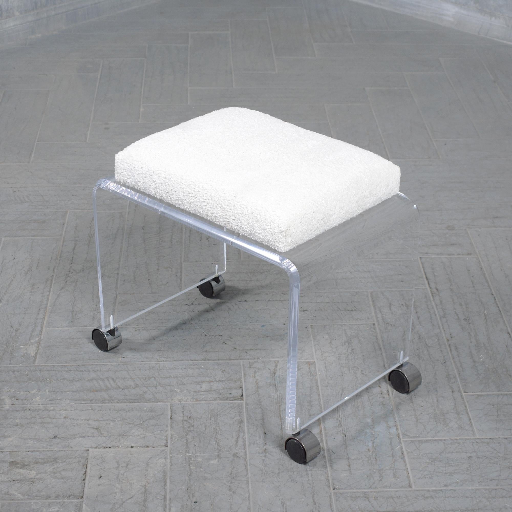 American Lucite Waterfall Bench: A Fusion of Mid-Century Elegance & Modern Style For Sale