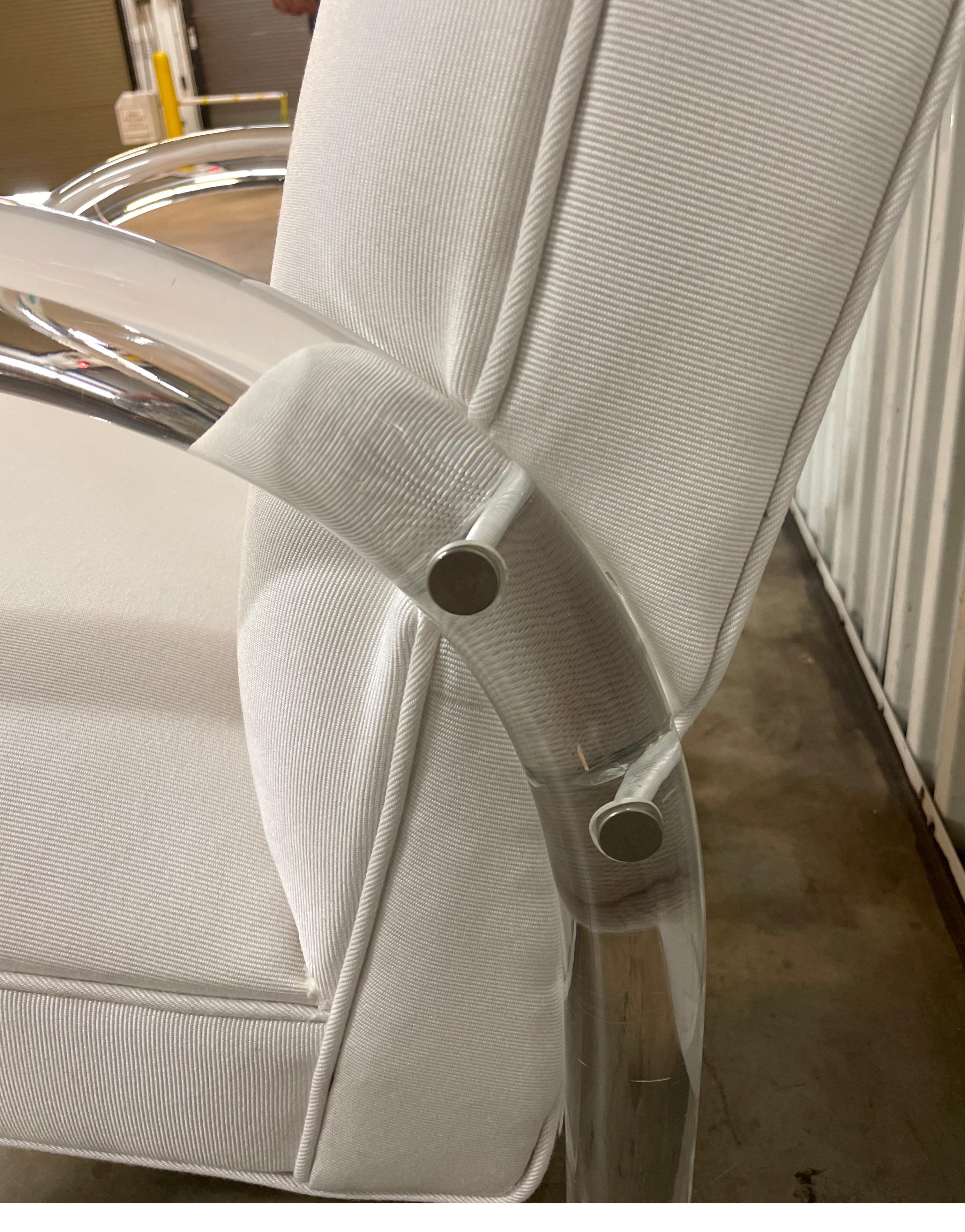 Silla Club Vintage Lucite Waterfall en venta 2