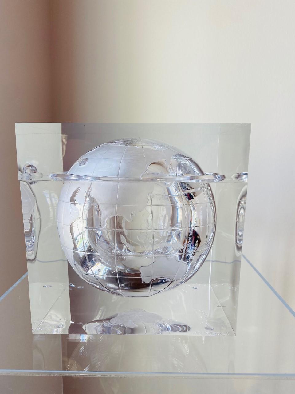 Mid-Century Modern Vintage Lucite World Globe Ice Bucket by Alessandro Albrizzi 1960s Italy For Sale