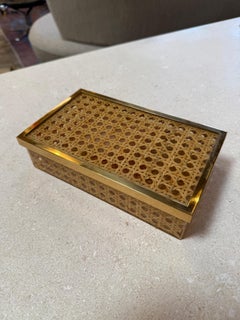 Vintage Lucite & Woven Rattan Storage Box mit Messing Trim