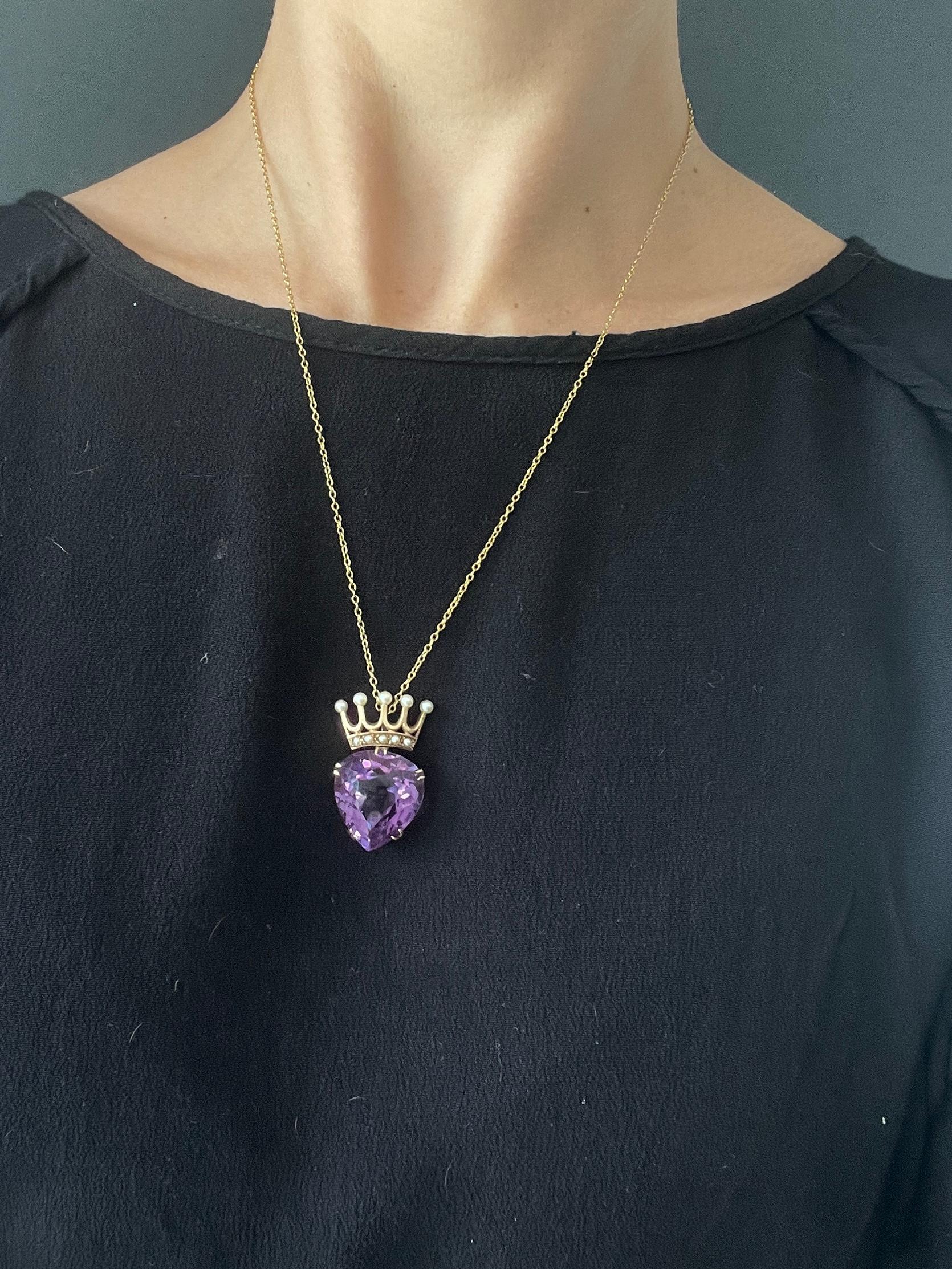 Vintage Luckenbooth Amethyst and 9 Carat Gold Pendant Necklace In Good Condition For Sale In Chipping Campden, GB