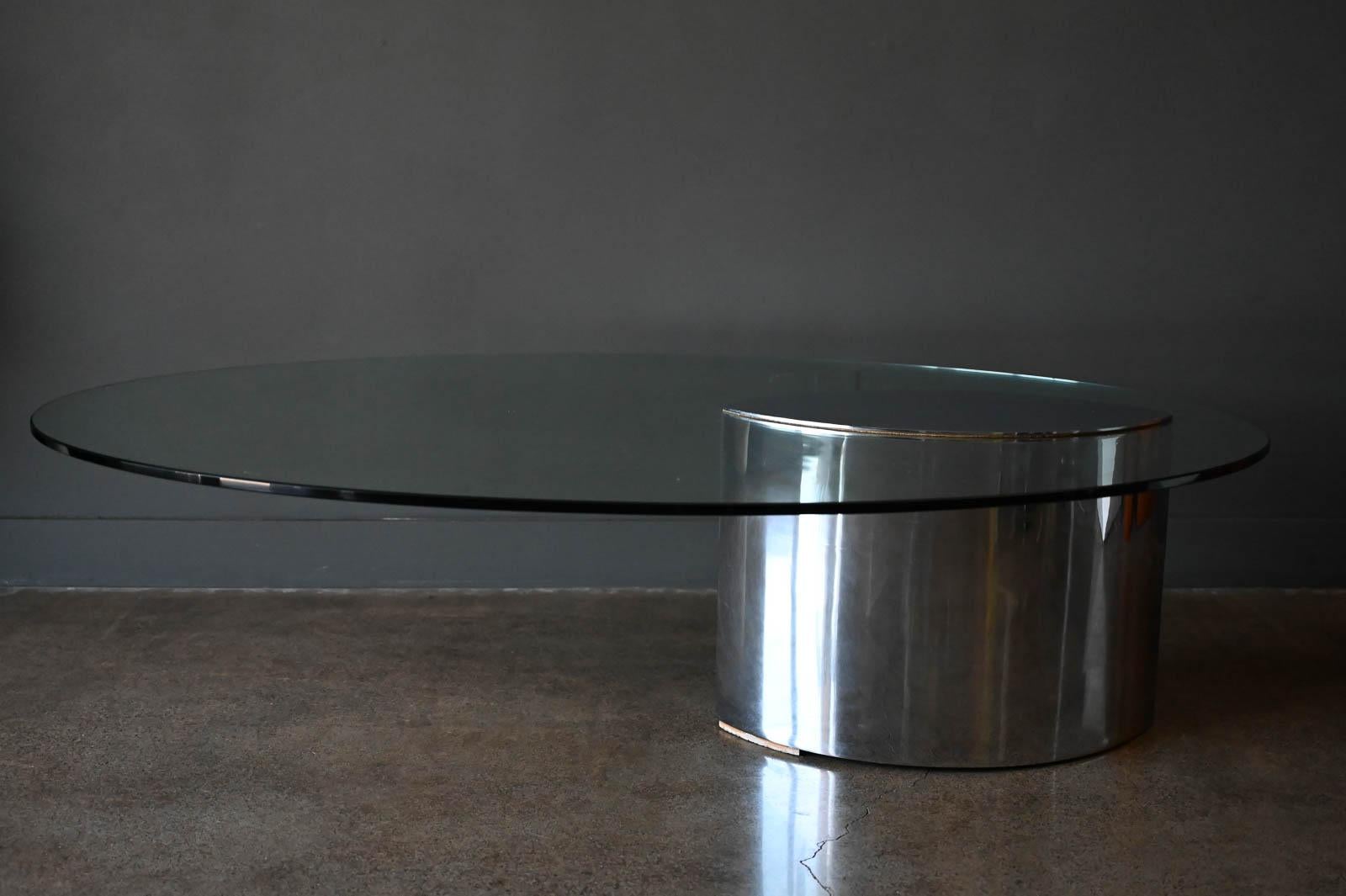Vintage Cini Boeri for Knoll Lunario Oval  Cantelivered glass and chrome coffee table, circa 1970. Original condition, very good overall. Glass is free of chips or cracking. Chrome base is solid and clean.

Measures 60