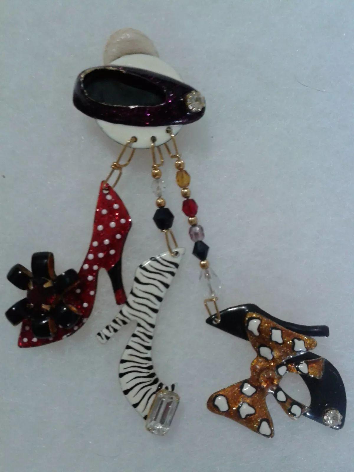 Vintage Lunch at the Ritz Signierte Multi Charm Emaille-Kristall-Schuhe Ohrringe, Vintage (Modernistisch) im Angebot