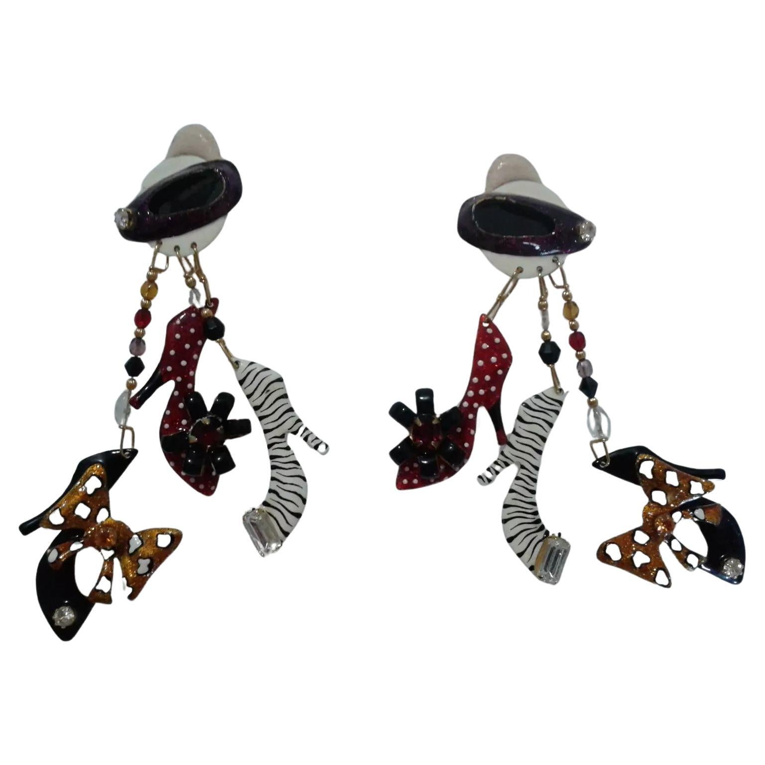 Vintage Lunch at the Ritz Signierte Multi Charm Emaille-Kristall-Schuhe Ohrringe, Vintage im Angebot