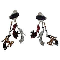 Vintage Lunch at the Ritz Signierte Multi Charm Emaille-Kristall-Schuhe Ohrringe, Vintage