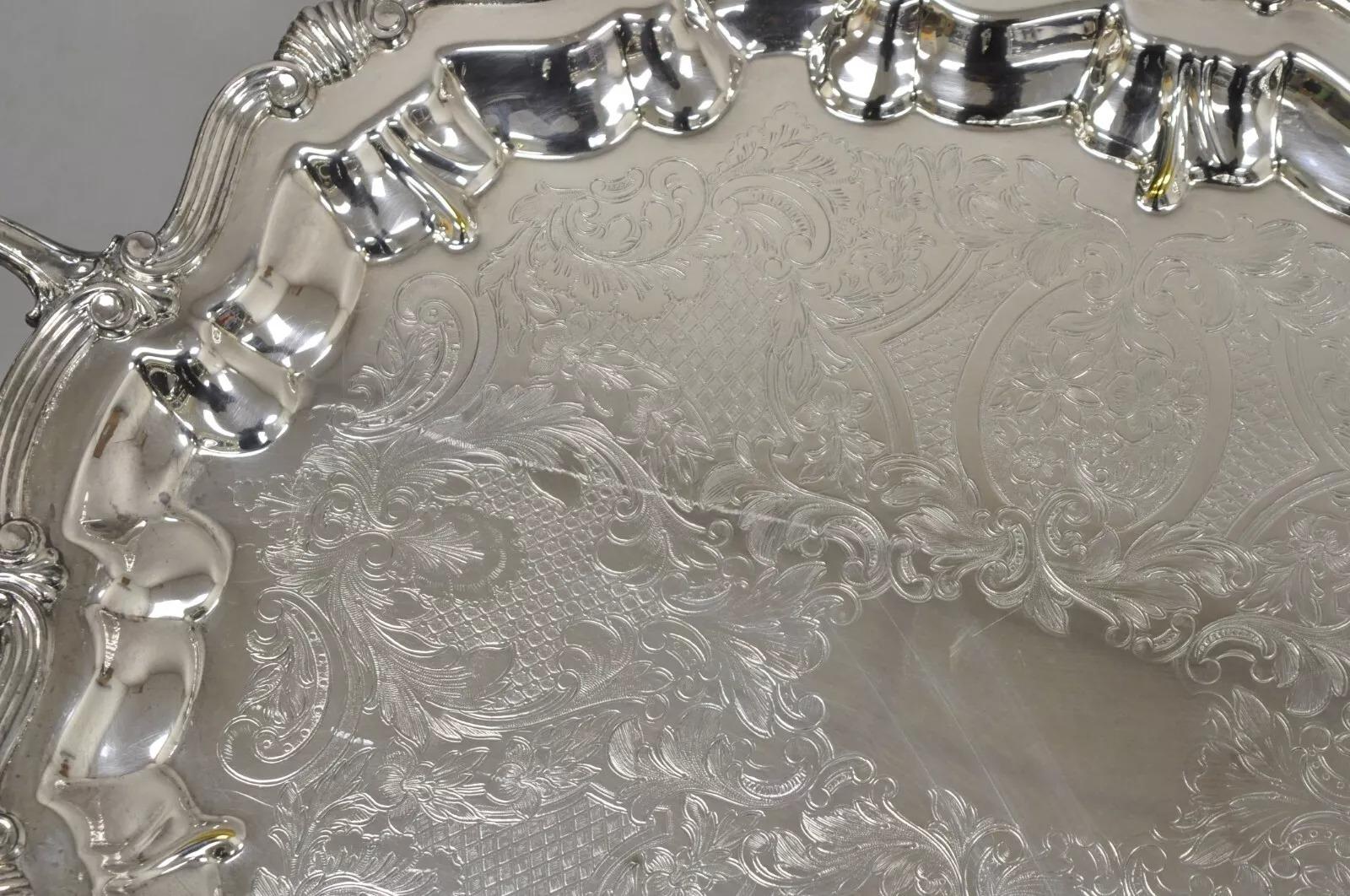Bandeja de servicio con dos asas ornamentadas de estilo barroco vintage Lunt Silver en Bueno estado para la venta en Philadelphia, PA